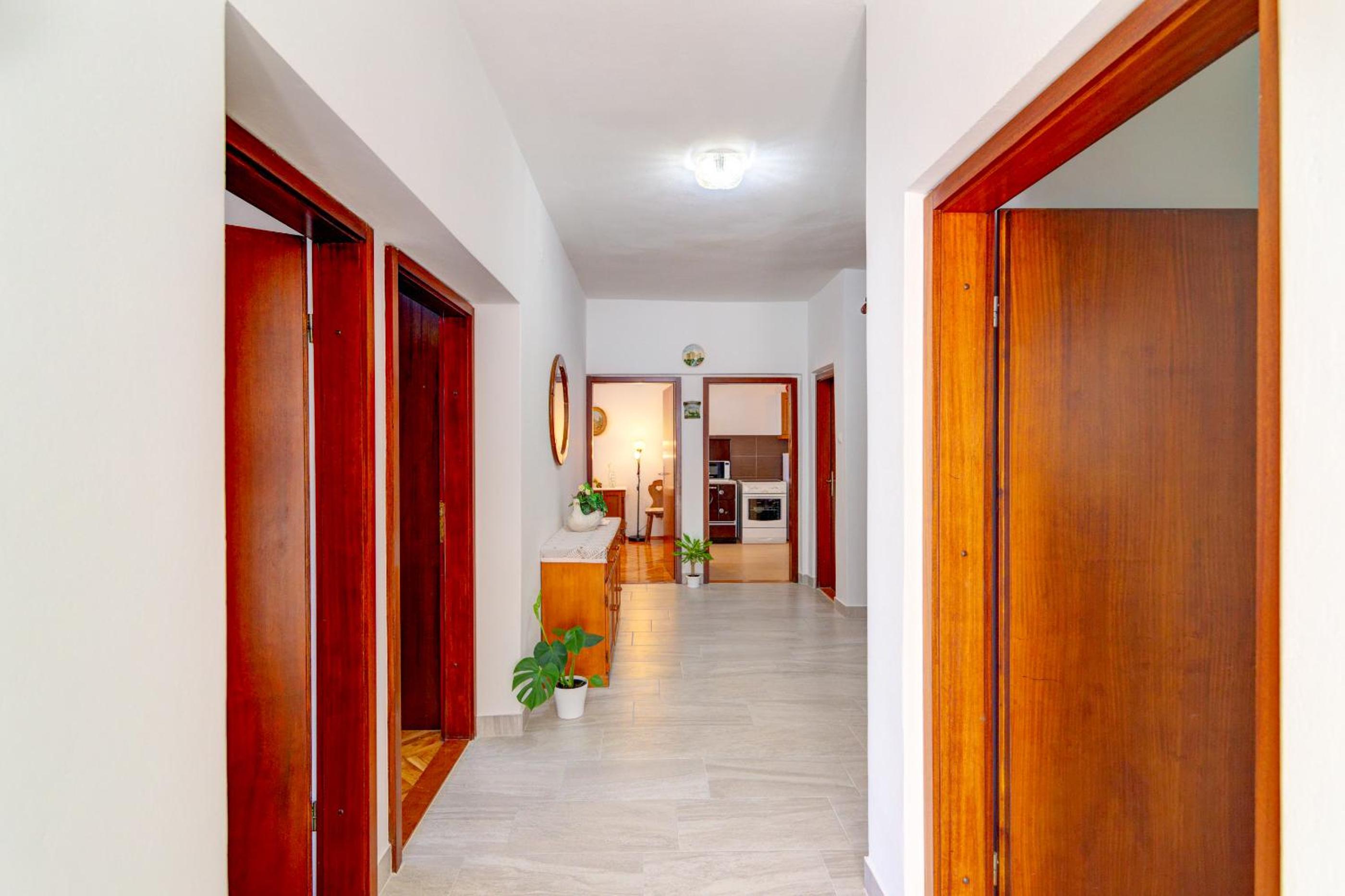Three-Bedroom Apartment - Photo 26