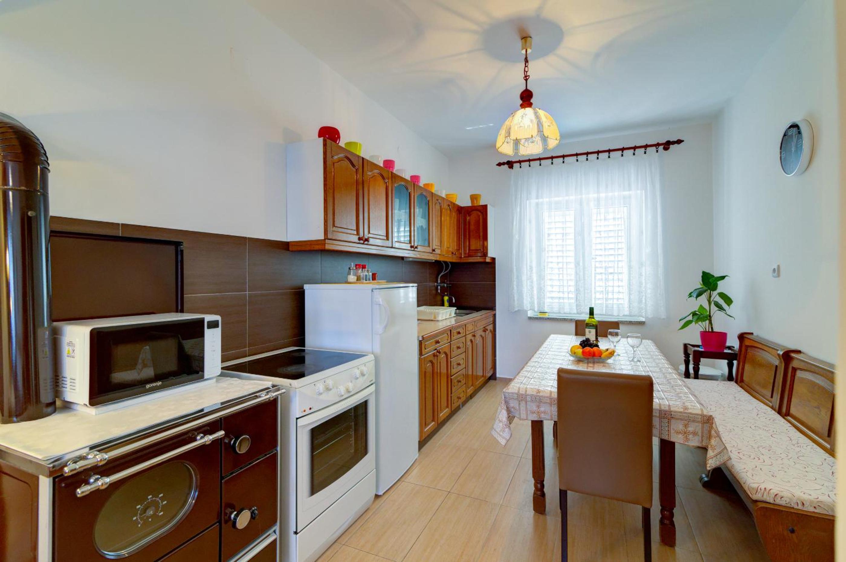 Three-Bedroom Apartment - Photo 22