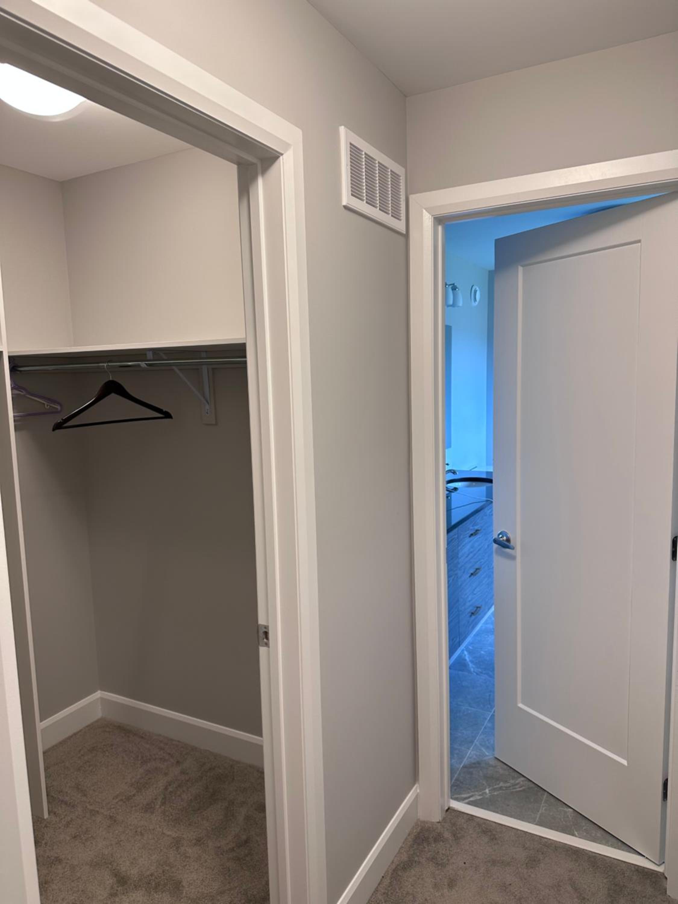 Family Room With Lake View photo 1