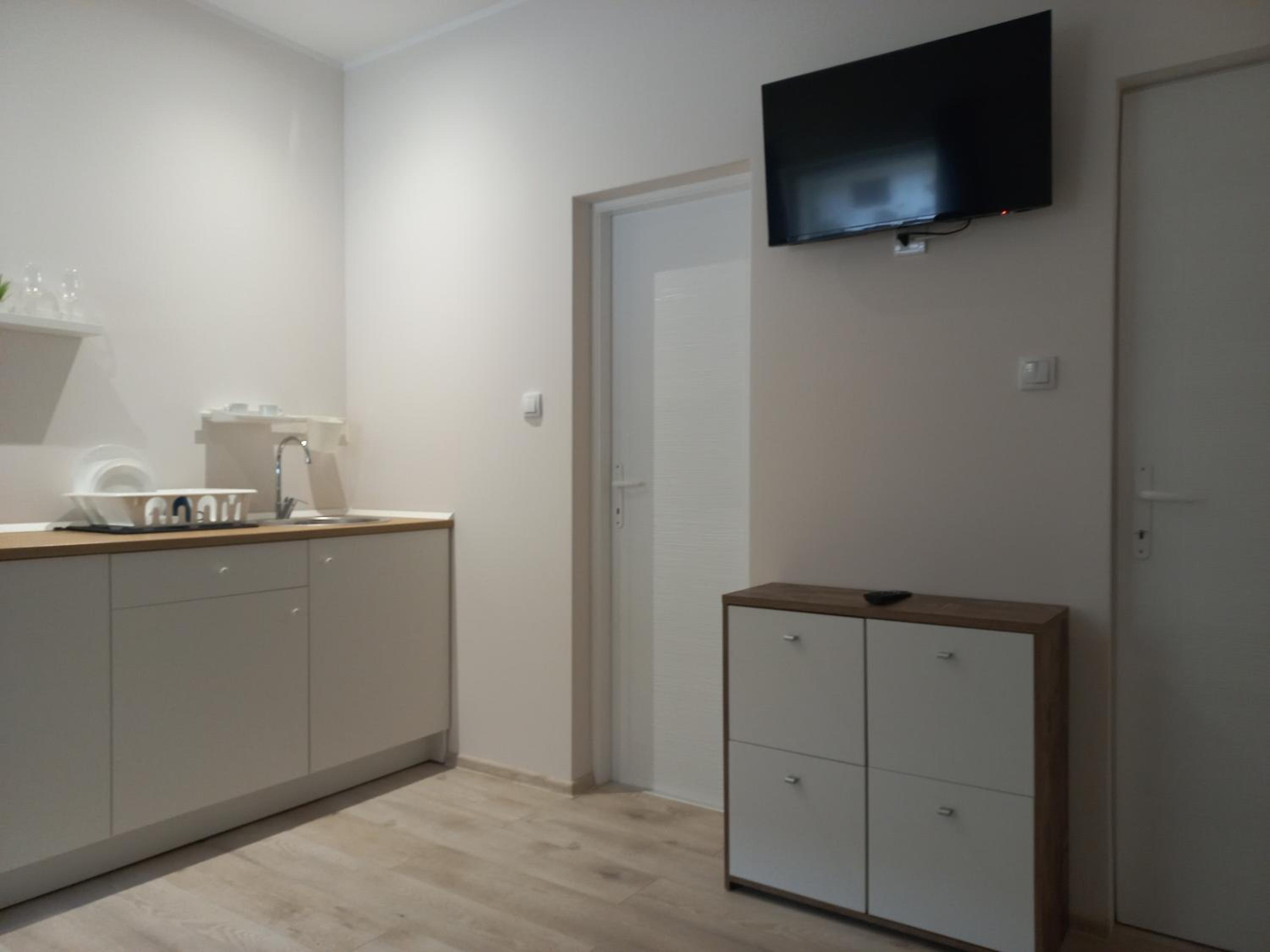 One-Bedroom Apartment photo 2