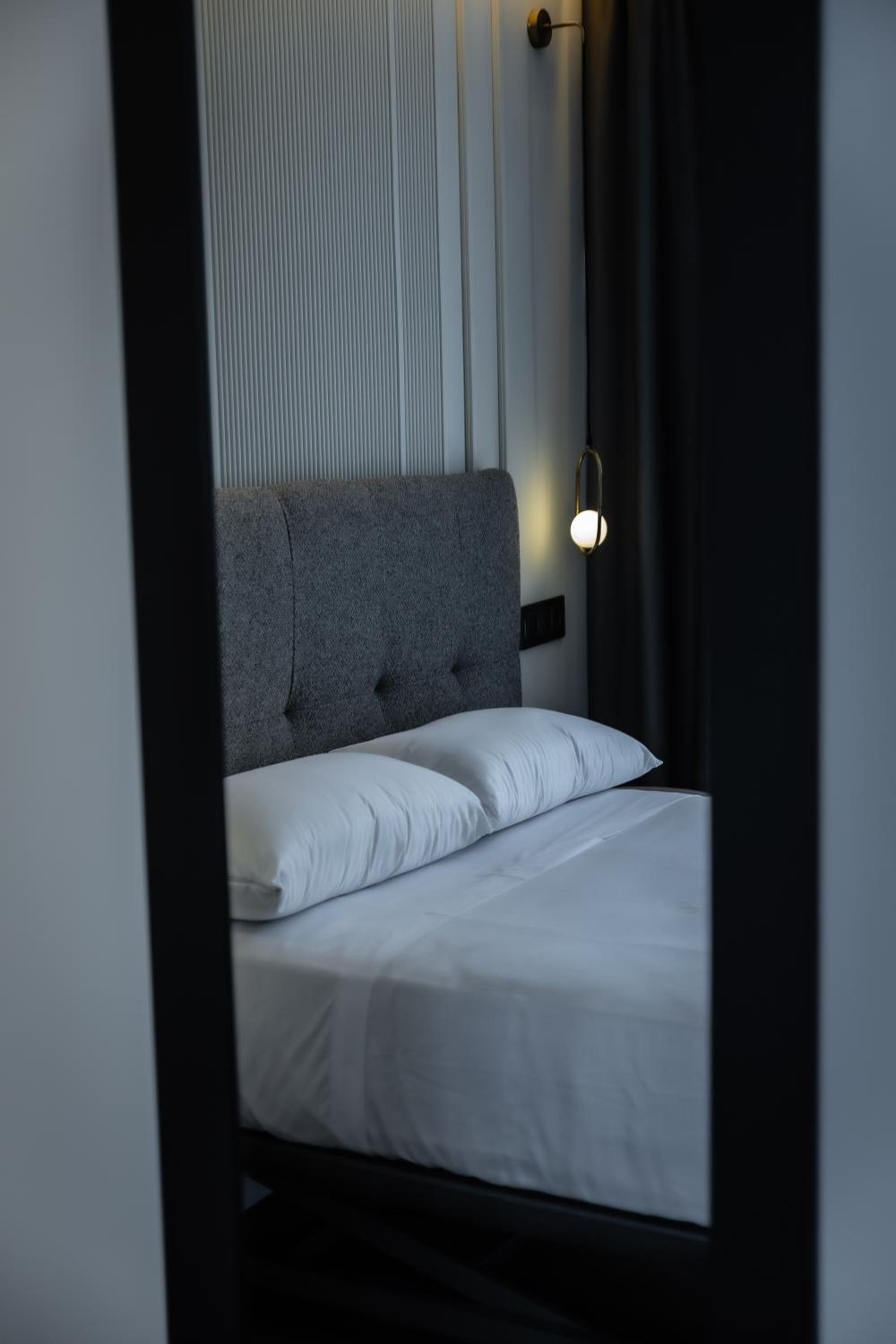 Double Room - Photo 13