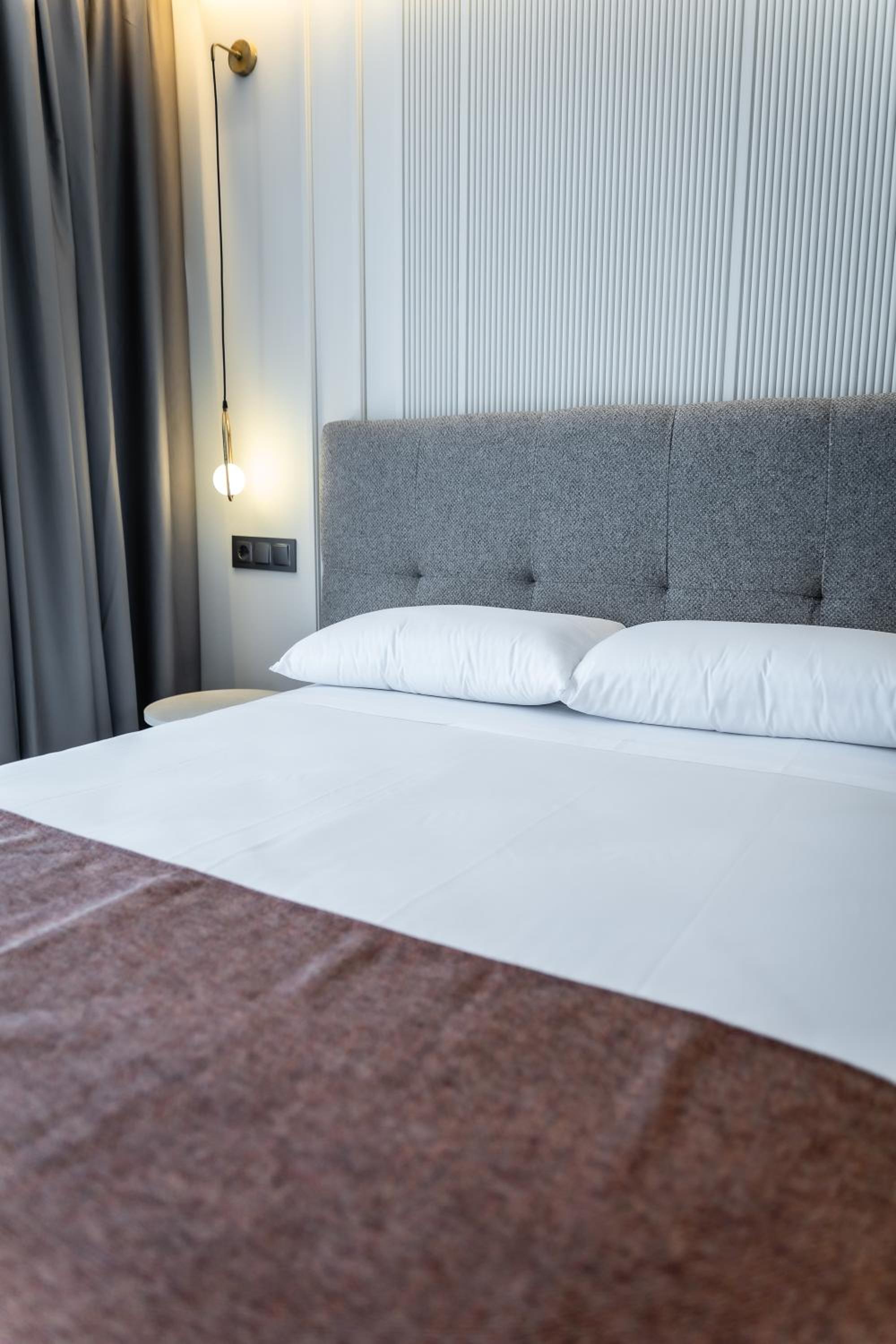 Double Room - Photo 6