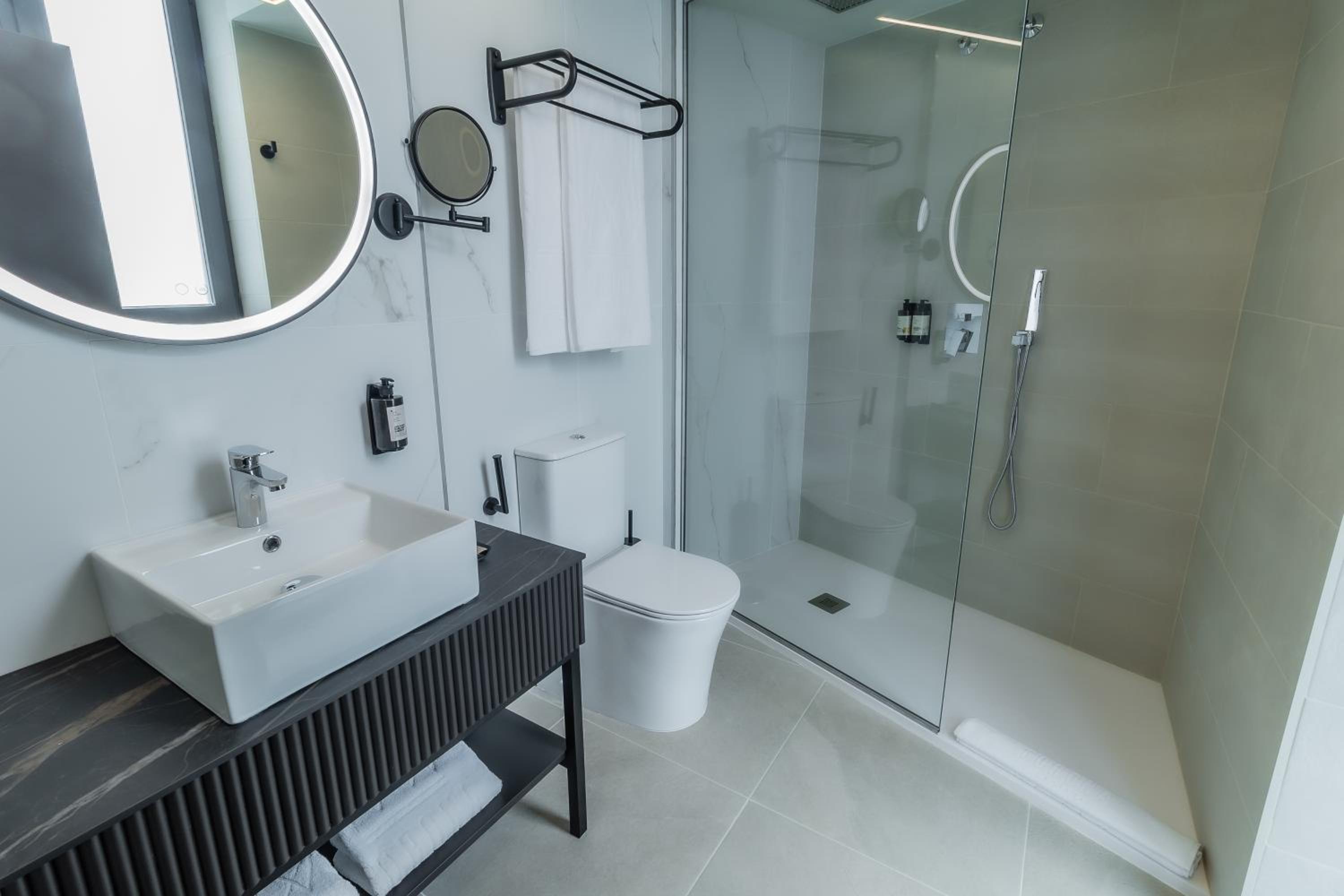 Double Room - Photo 10