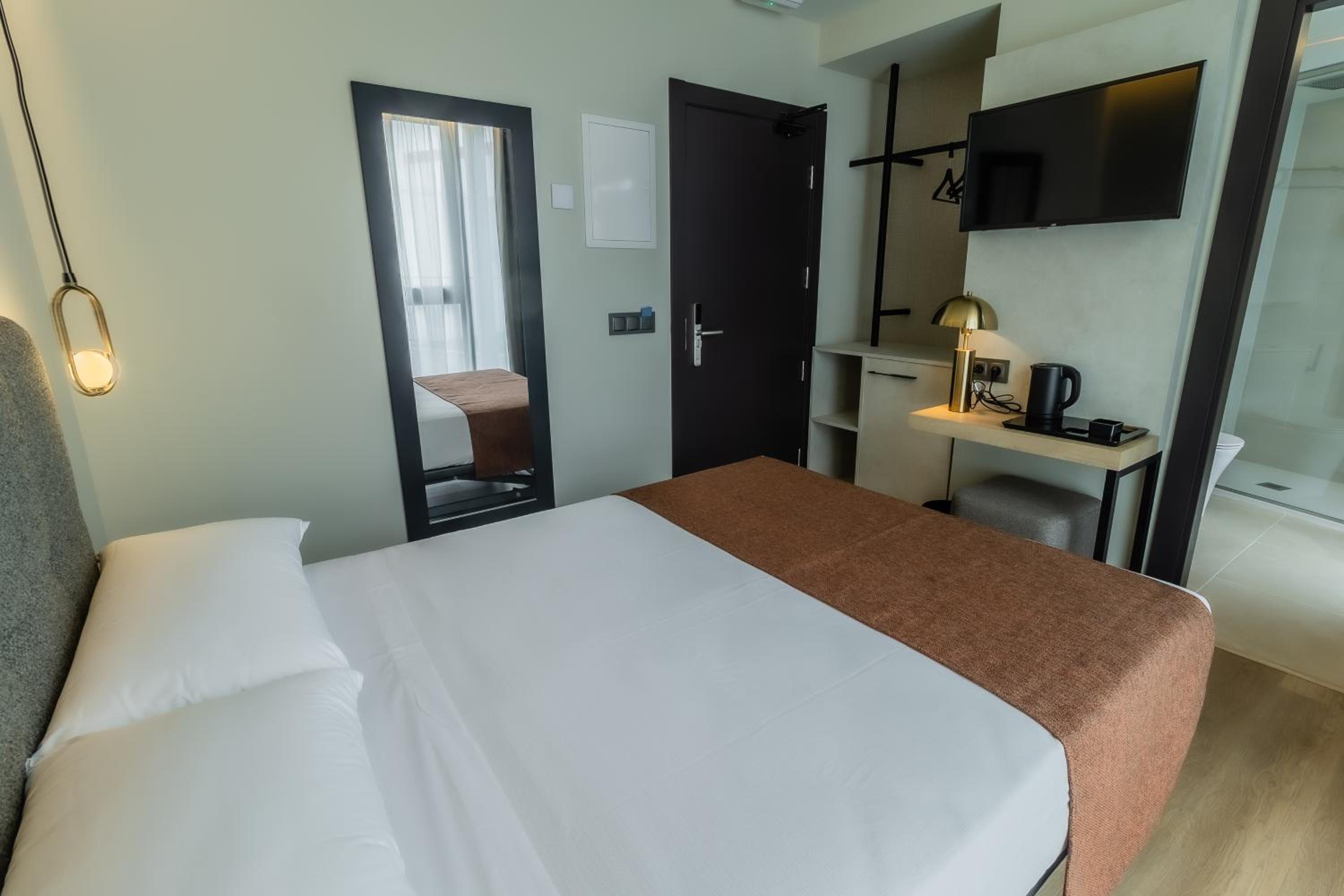 Double Room - Photo 4