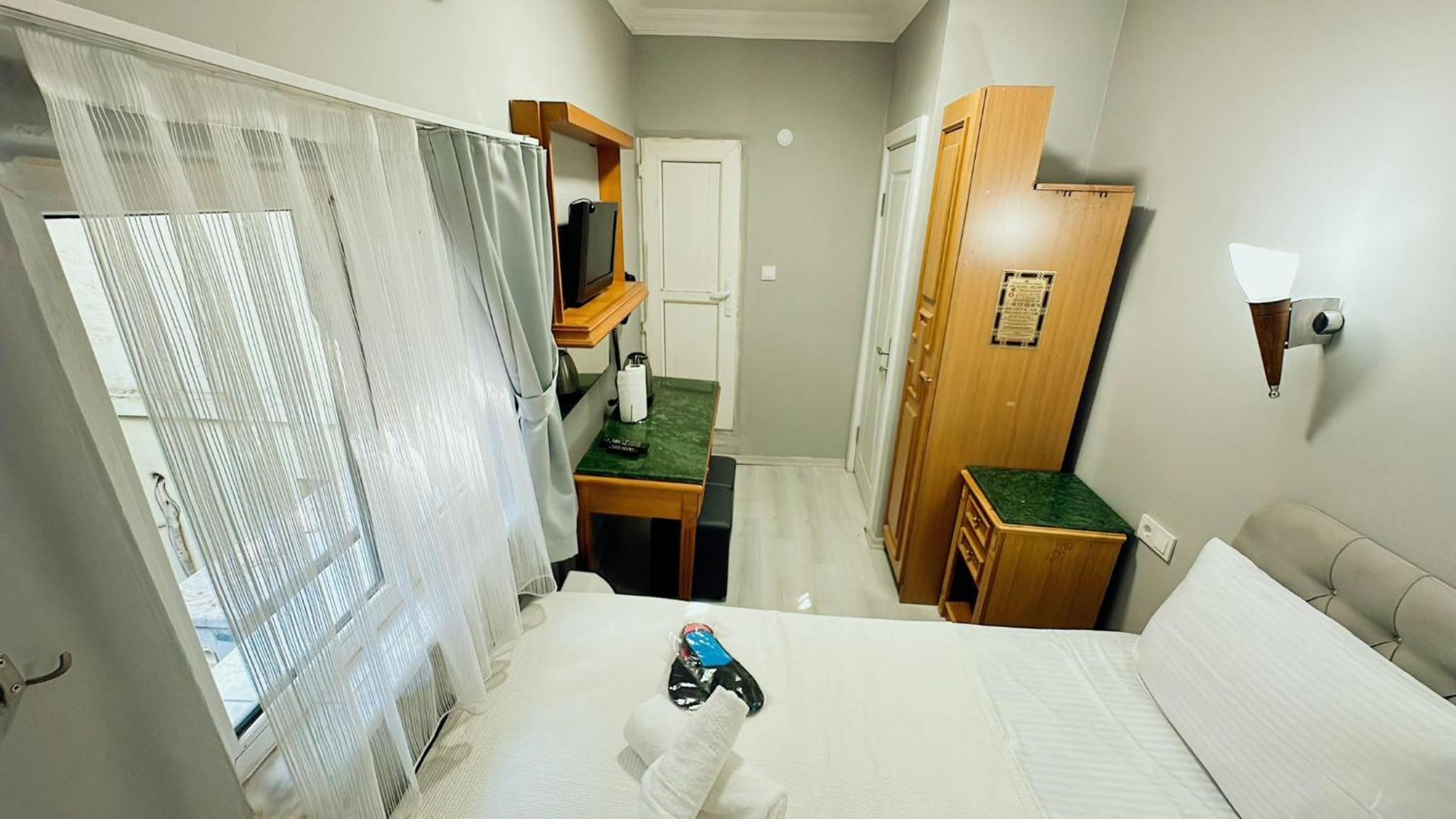 Deluxe Double Room photo 2