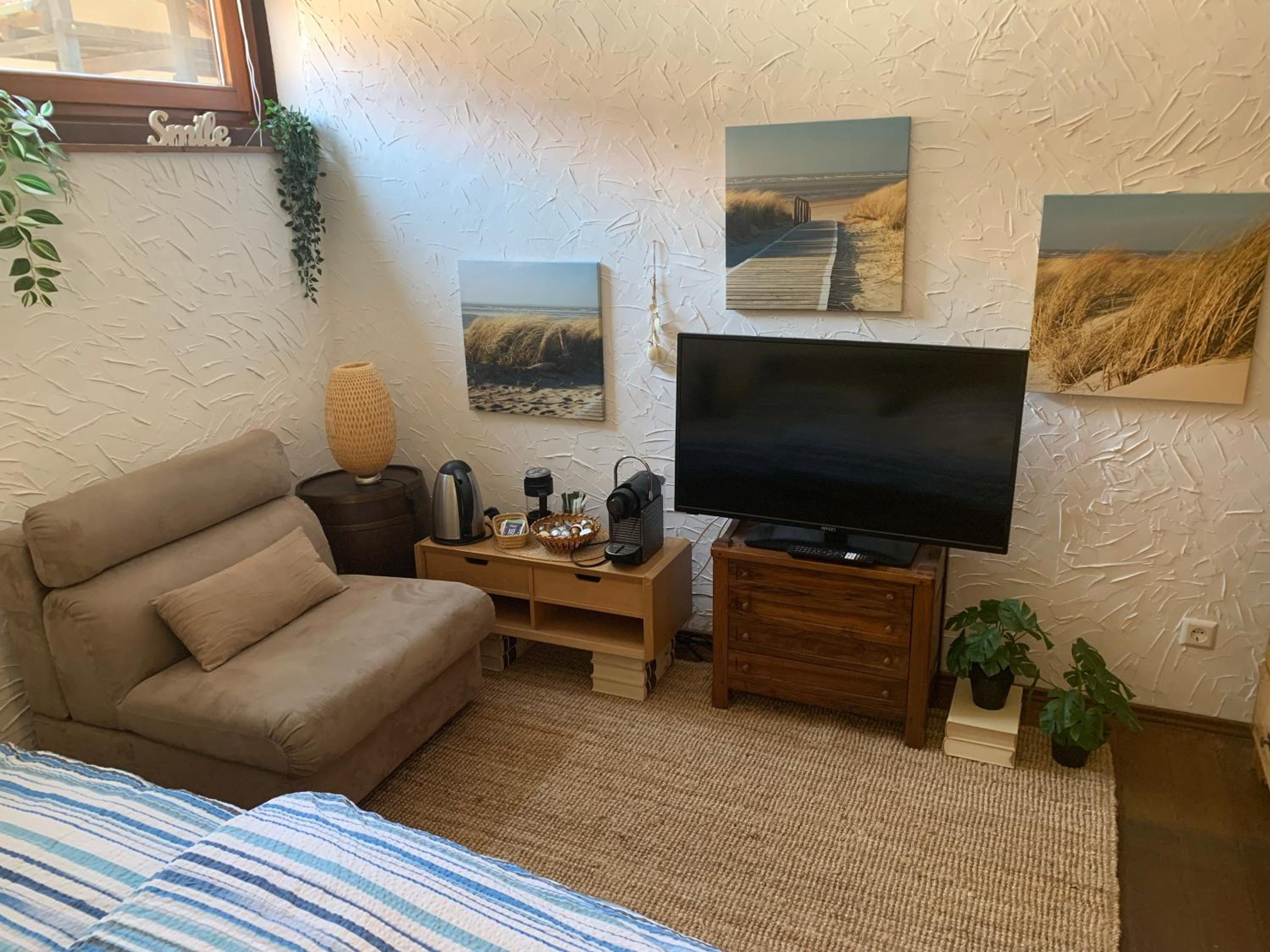 One-Bedroom Apartment photo 3