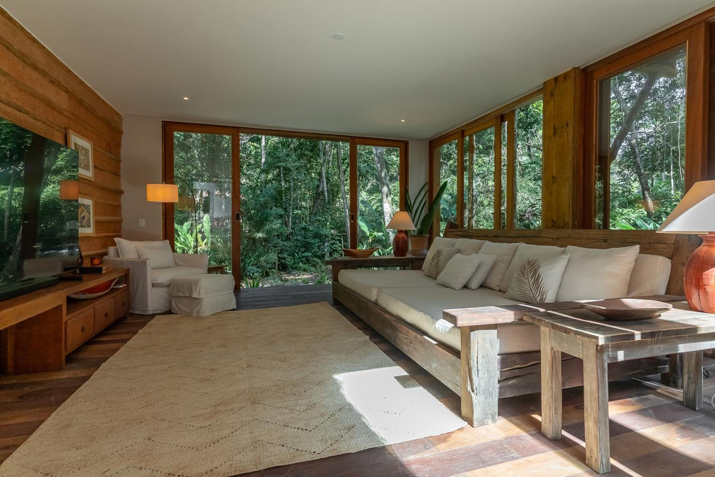 King Suite with Balcony - Photo 38