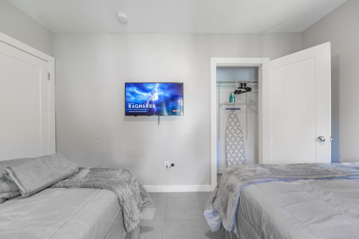 Three-Bedroom House photo 2