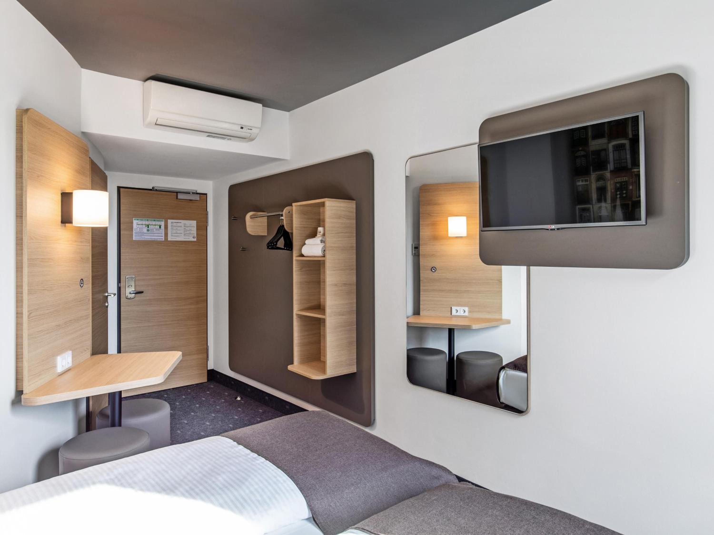 Twin Room - Photo 3
