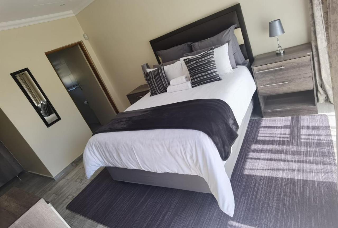 Double Room - Photo 1