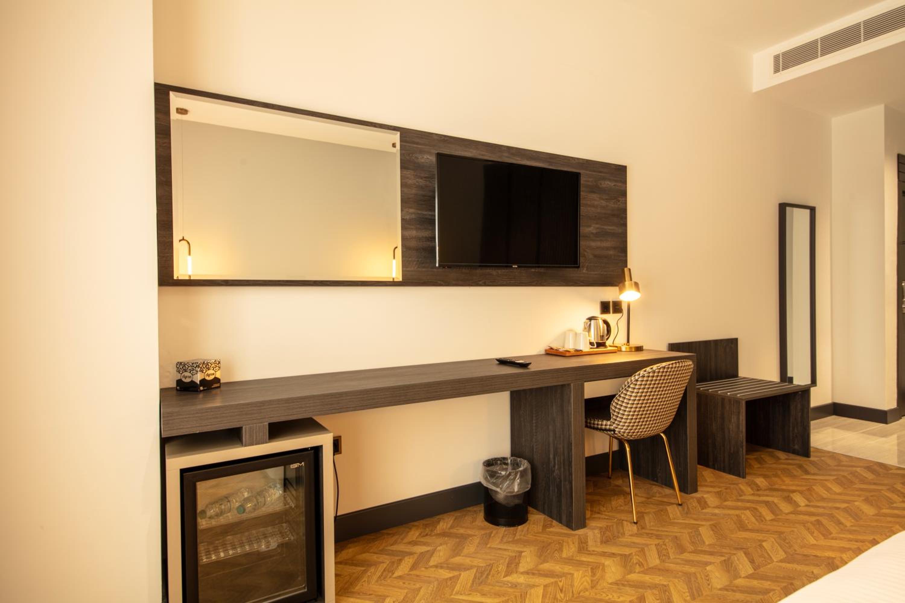 Standard Double Room - Photo 9