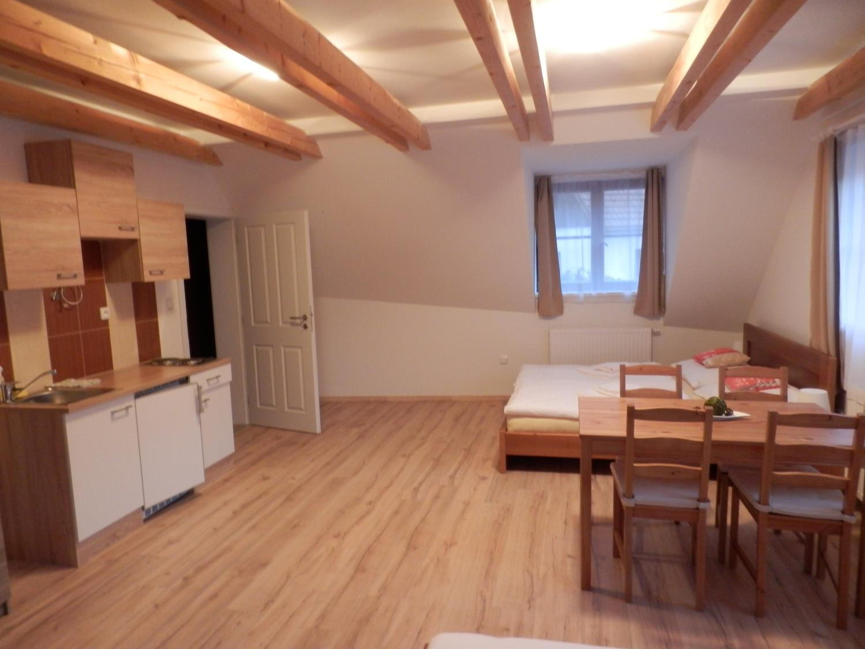 Apartment photo 3