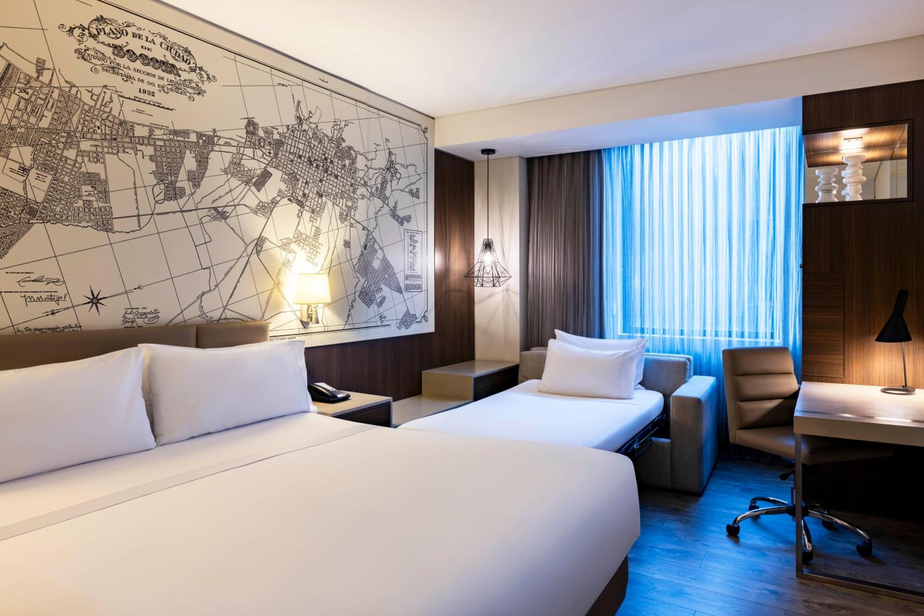 Superior King Room with Sofa Bed photo 3