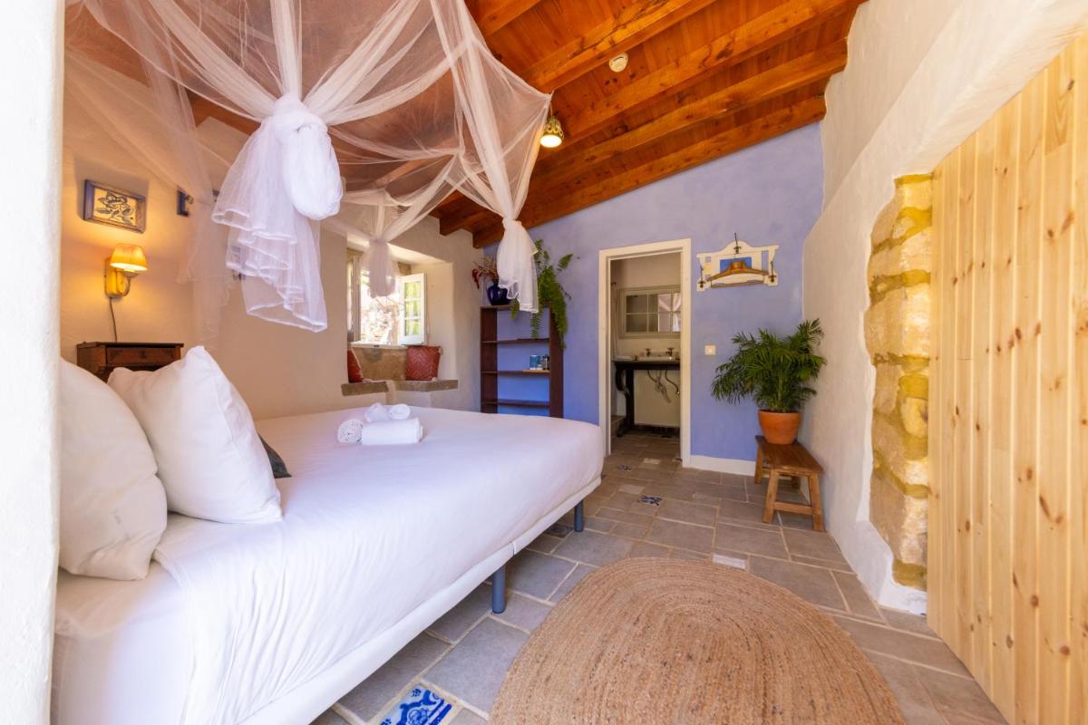 Double or Twin Room with Bathroom photo 3