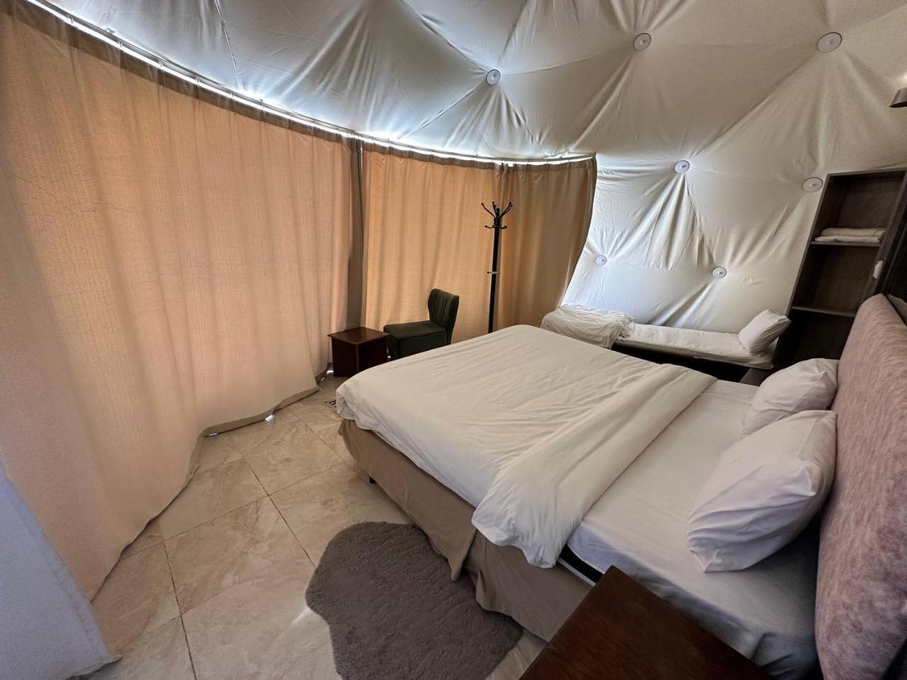 Superior King Room photo 1