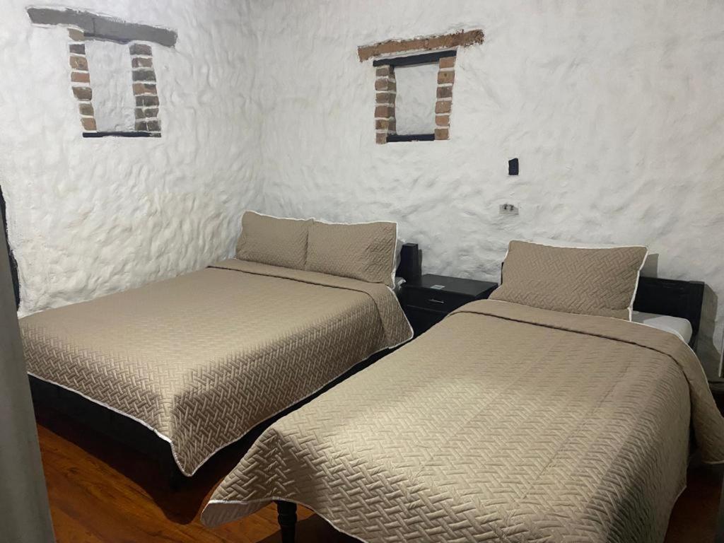 Twin Room with Bathroom photo 1