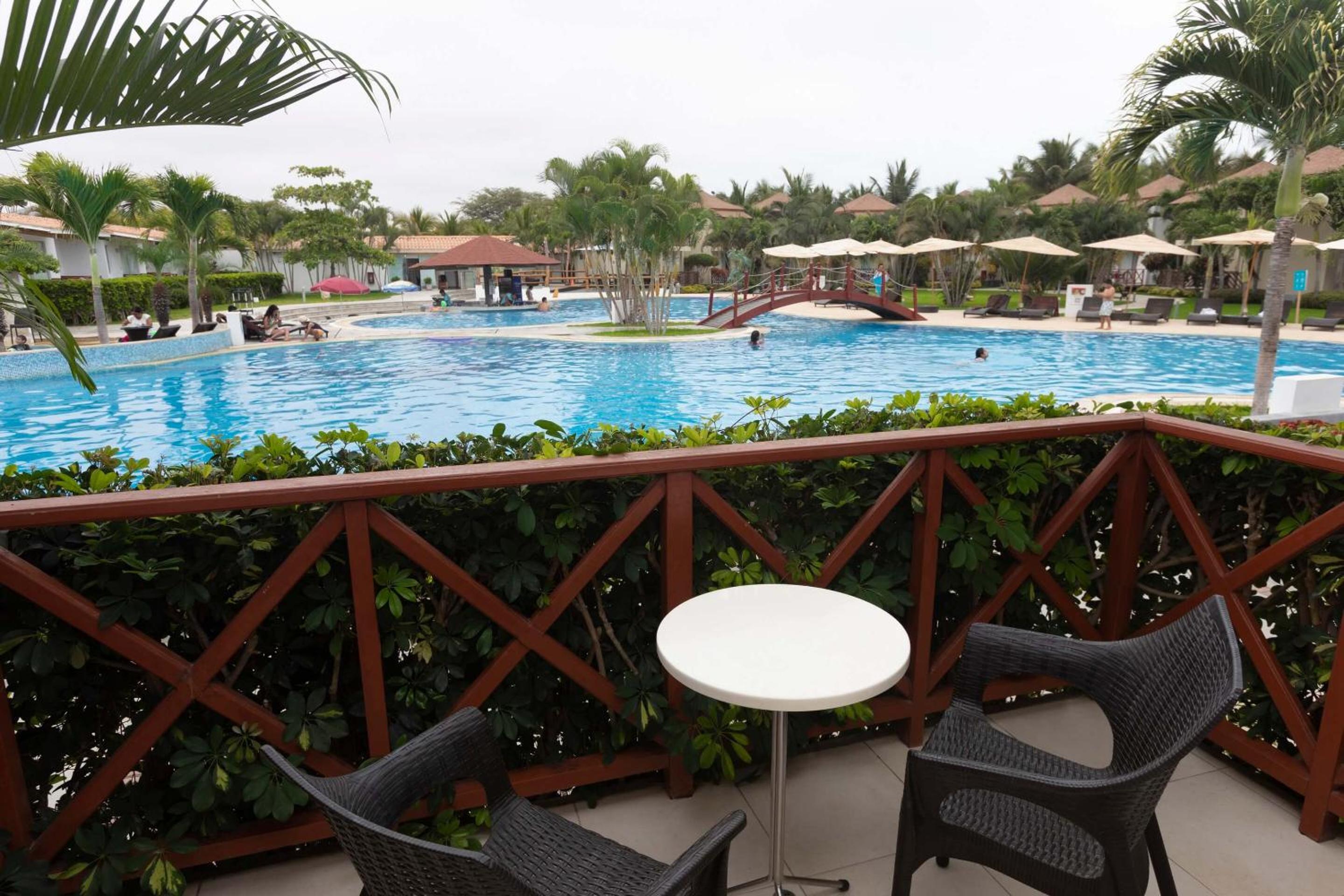 Double Room with Pool View photo 2