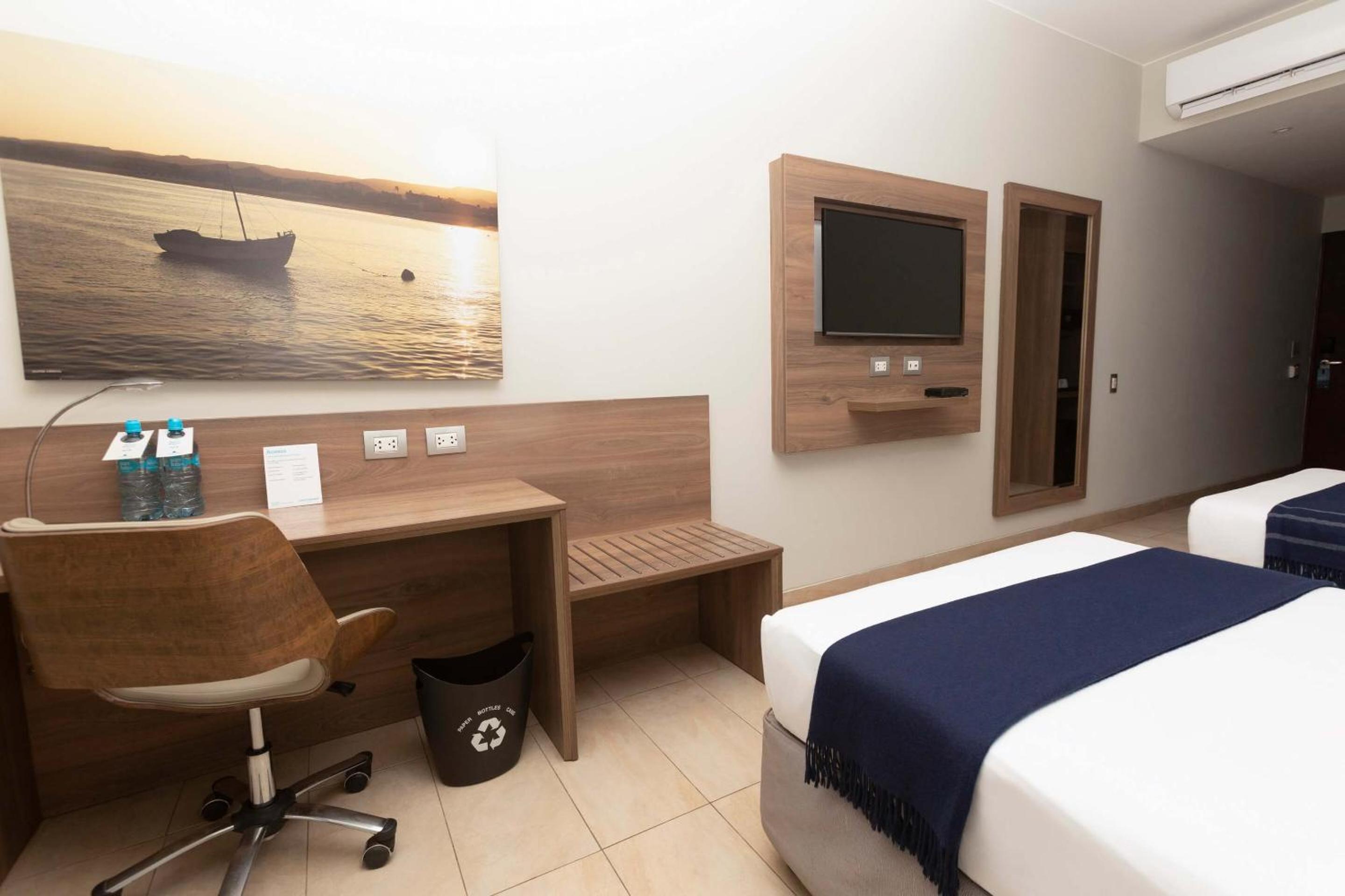 Twin Room with Balcony photo 2