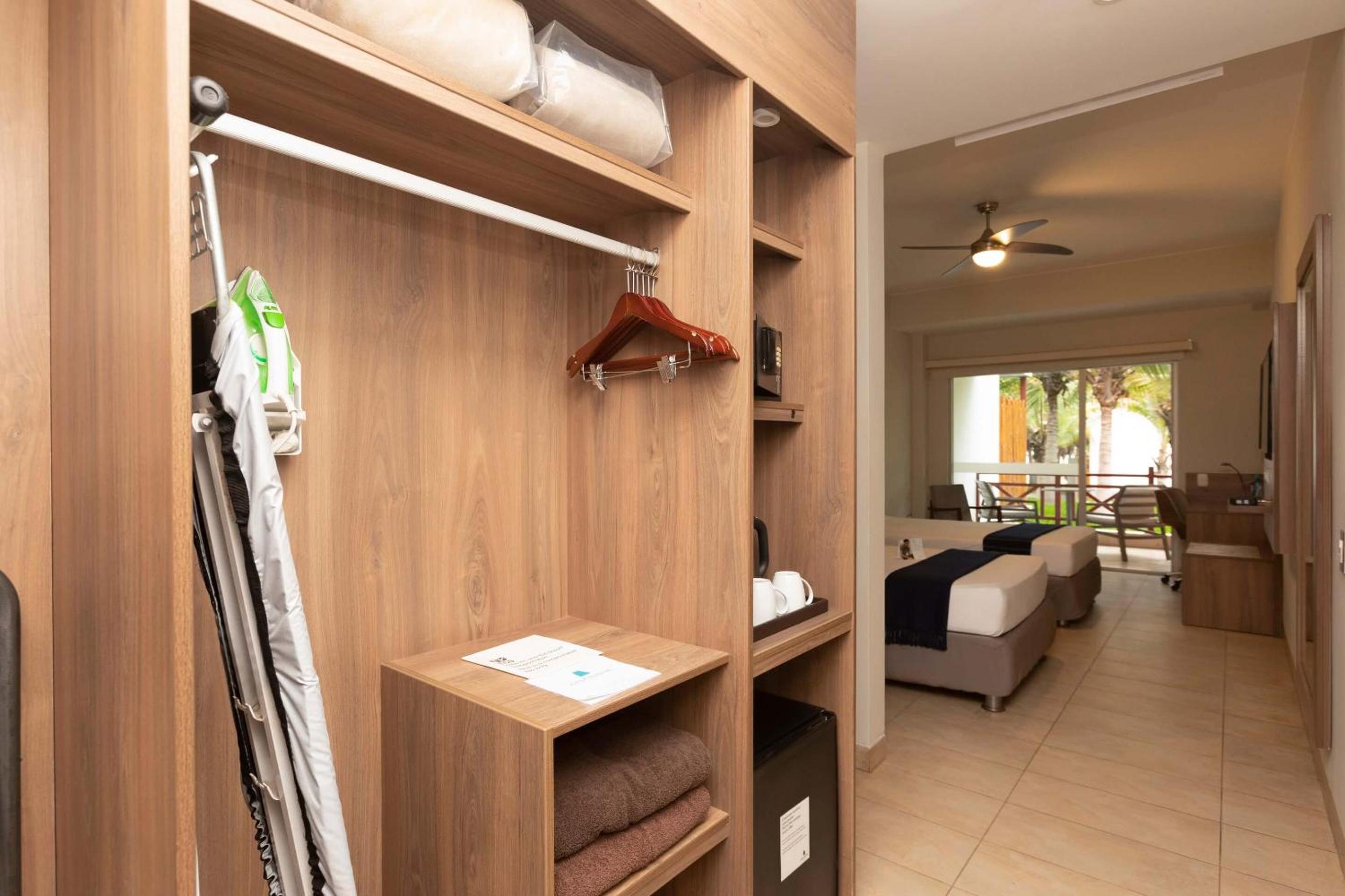 Twin Room with Balcony photo 3
