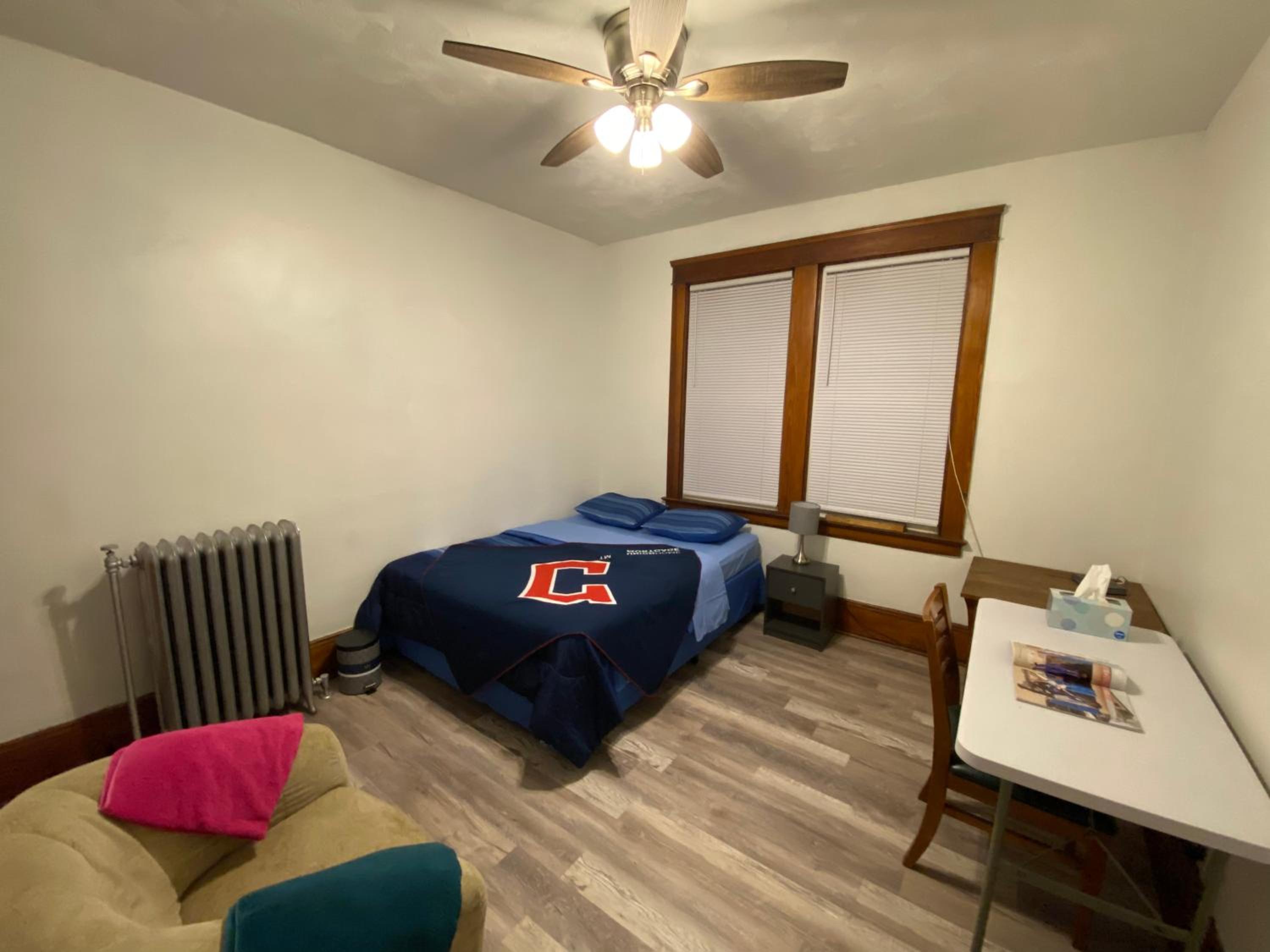 Double or Twin Room with Shared Bathroom photo 1
