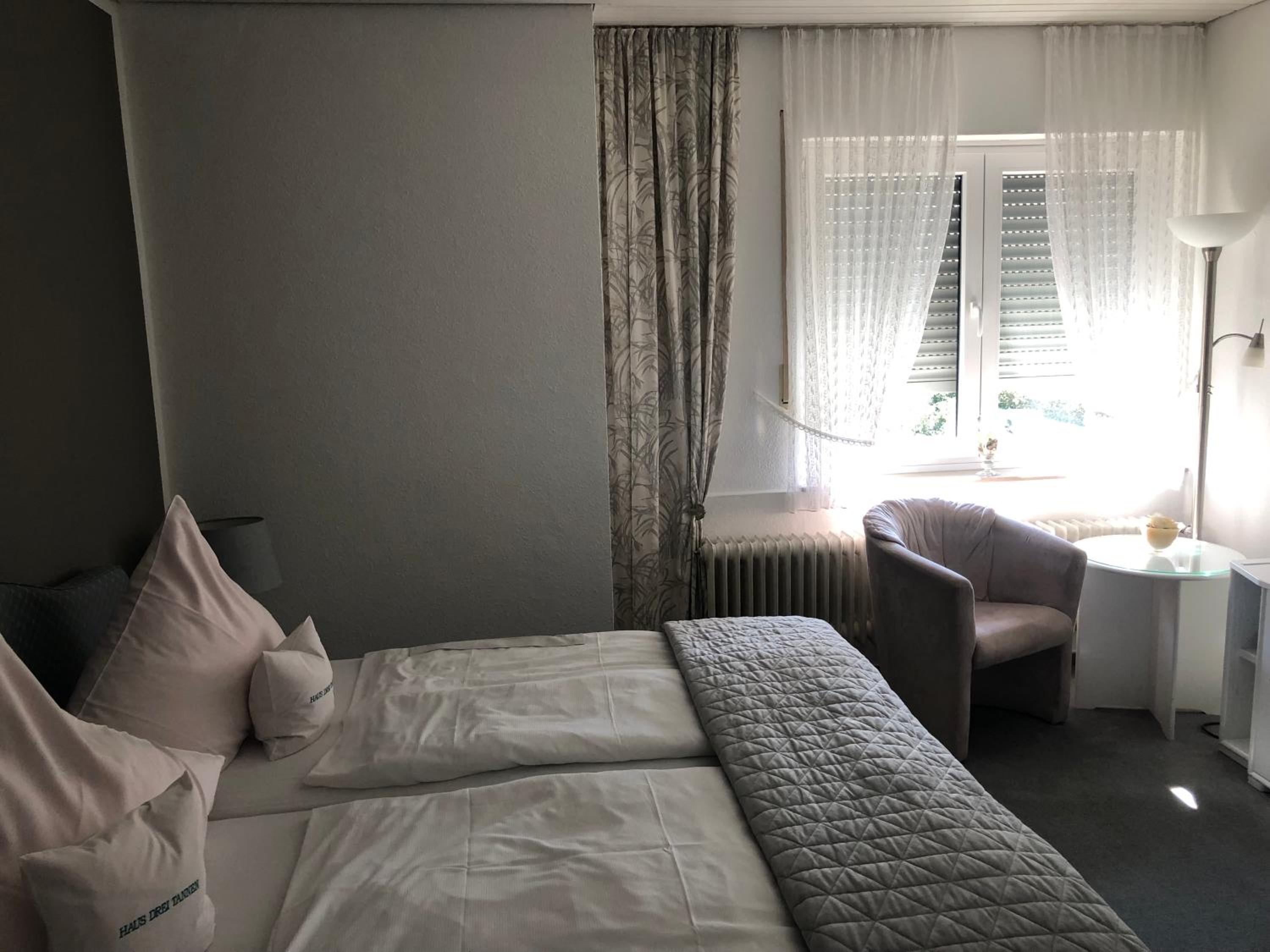 Double Room - Photo 5