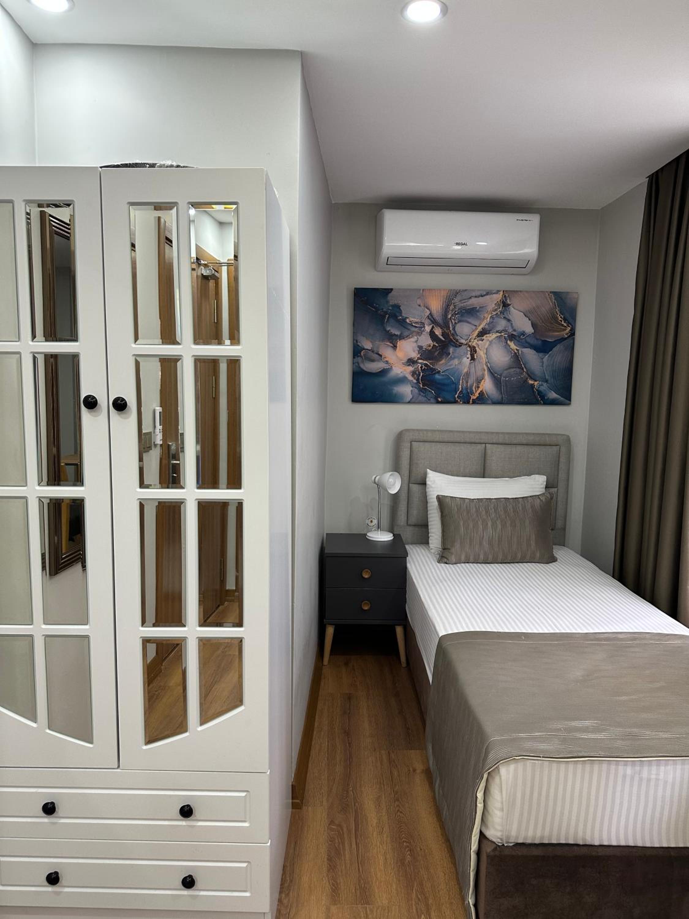 Single Room photo 2