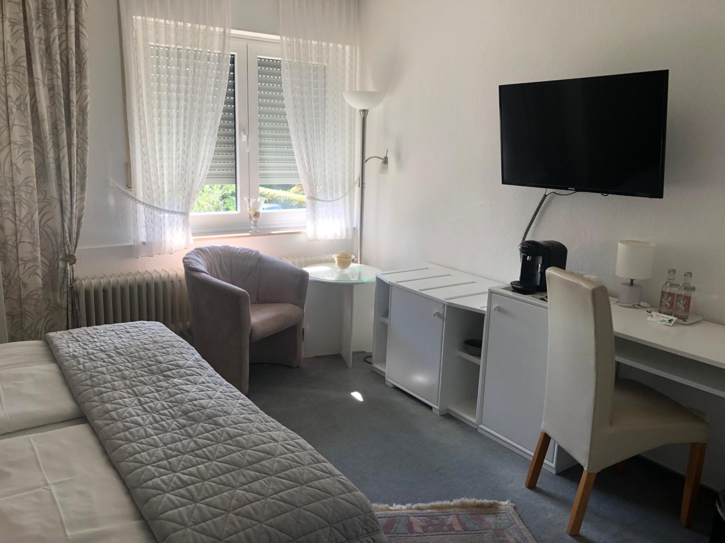 Double Room - Photo 9