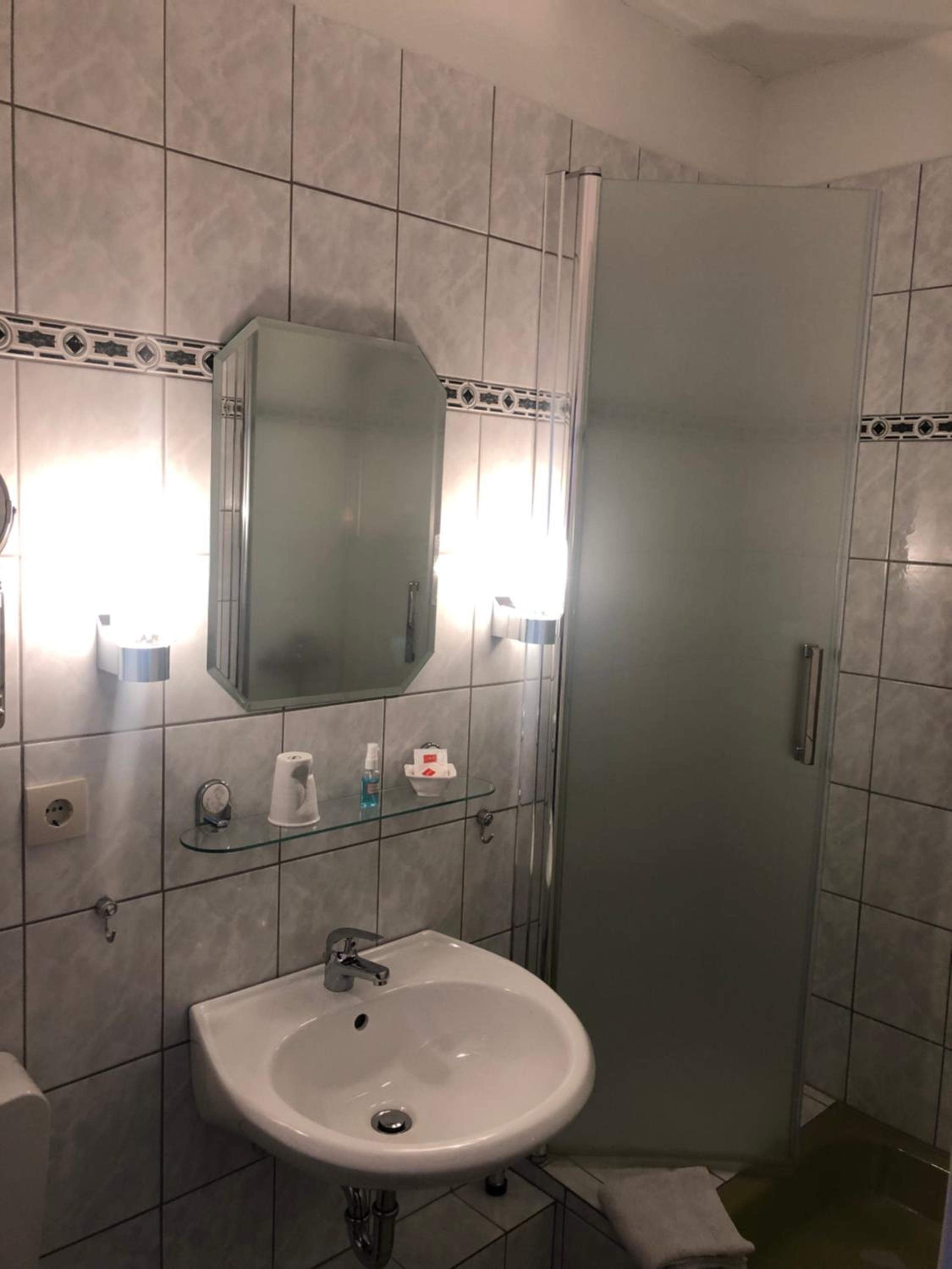 Double Room - Photo 8