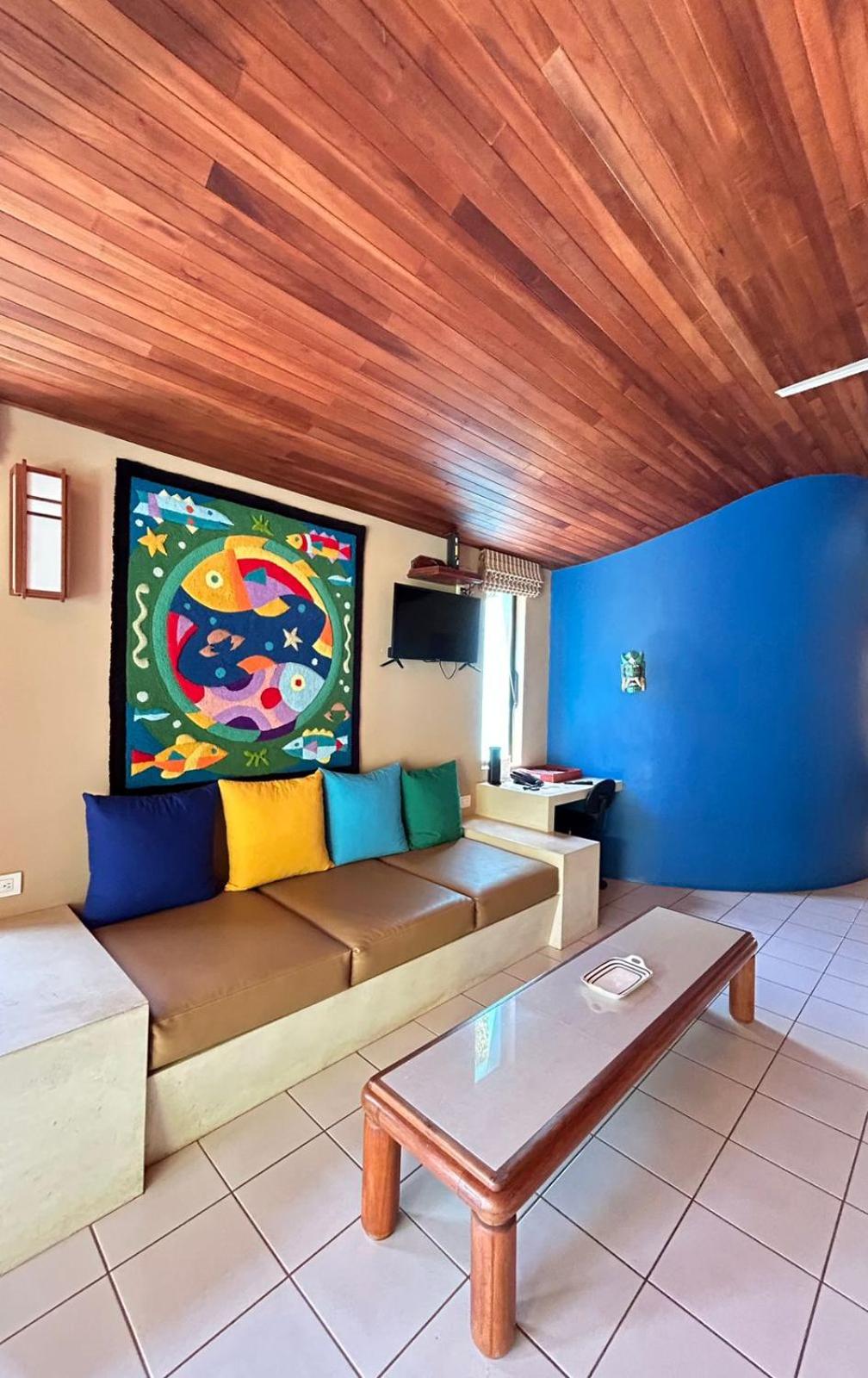 Garden Bungalow 1 King Bed - Photo 1