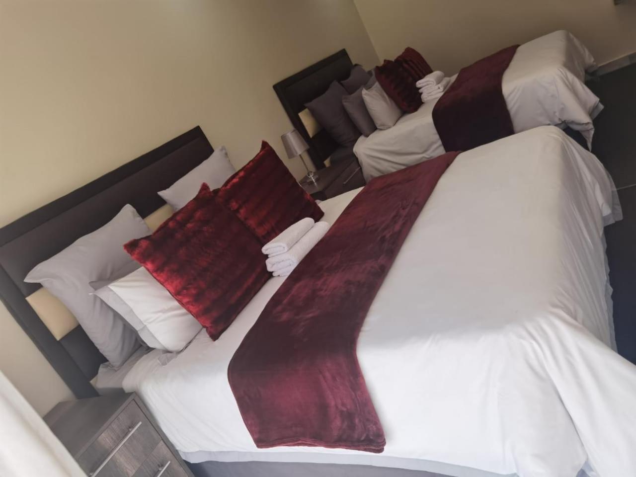 Quadruple Room - Photo 7