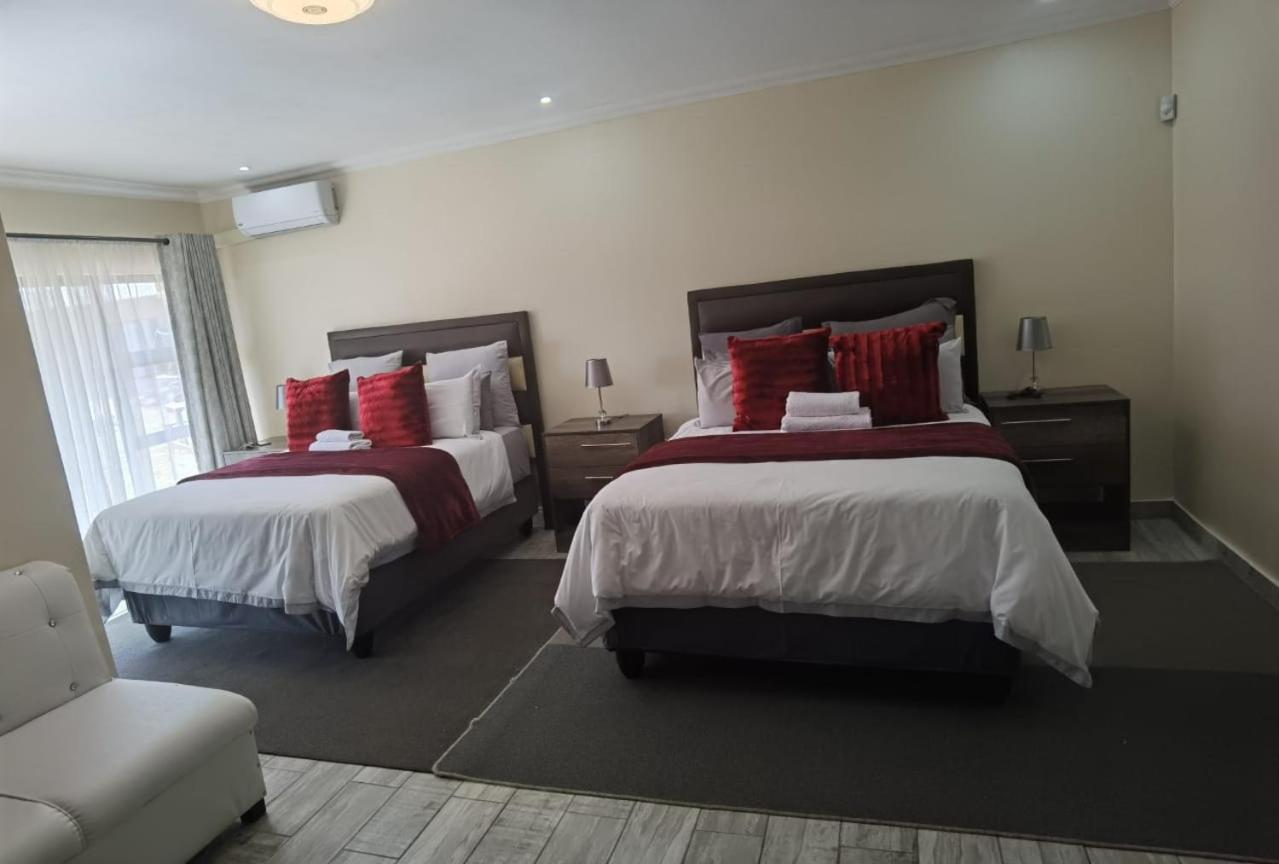 Quadruple Room - Photo 5