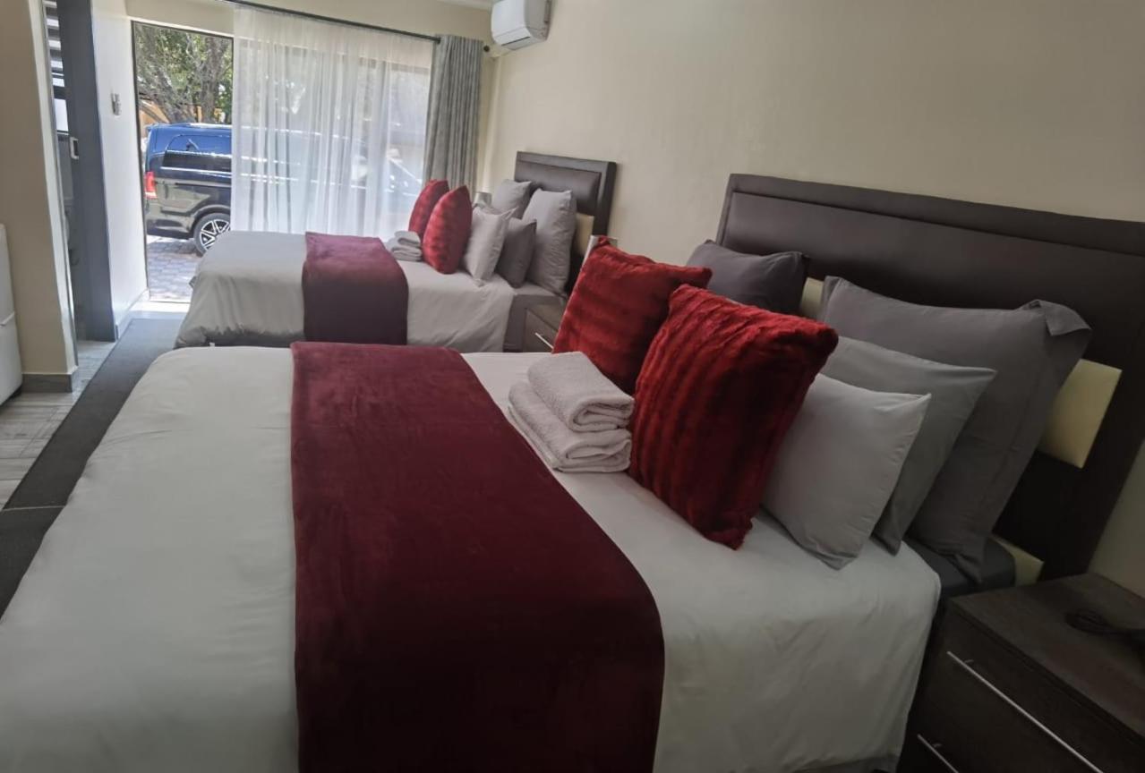 Quadruple Room - Photo 2
