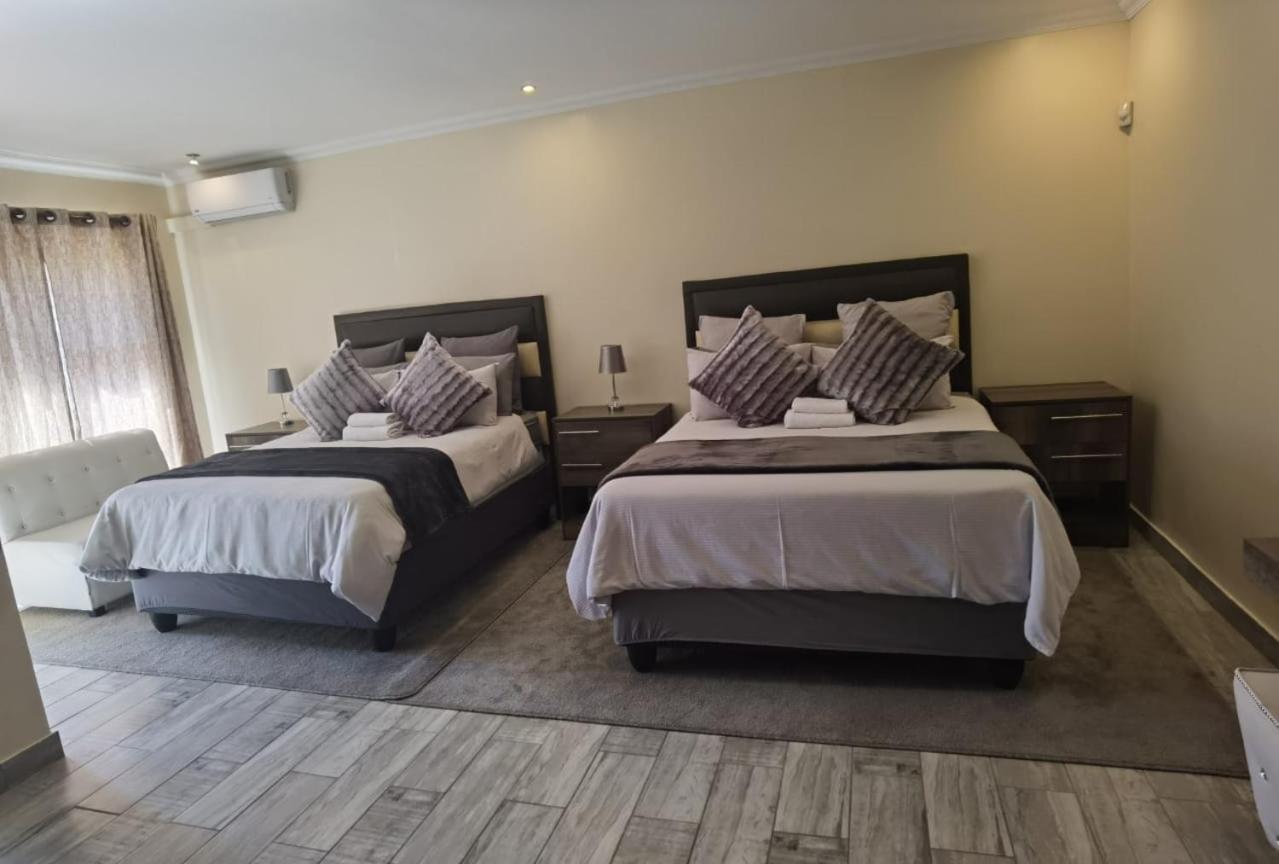 Quadruple Room - Photo 3