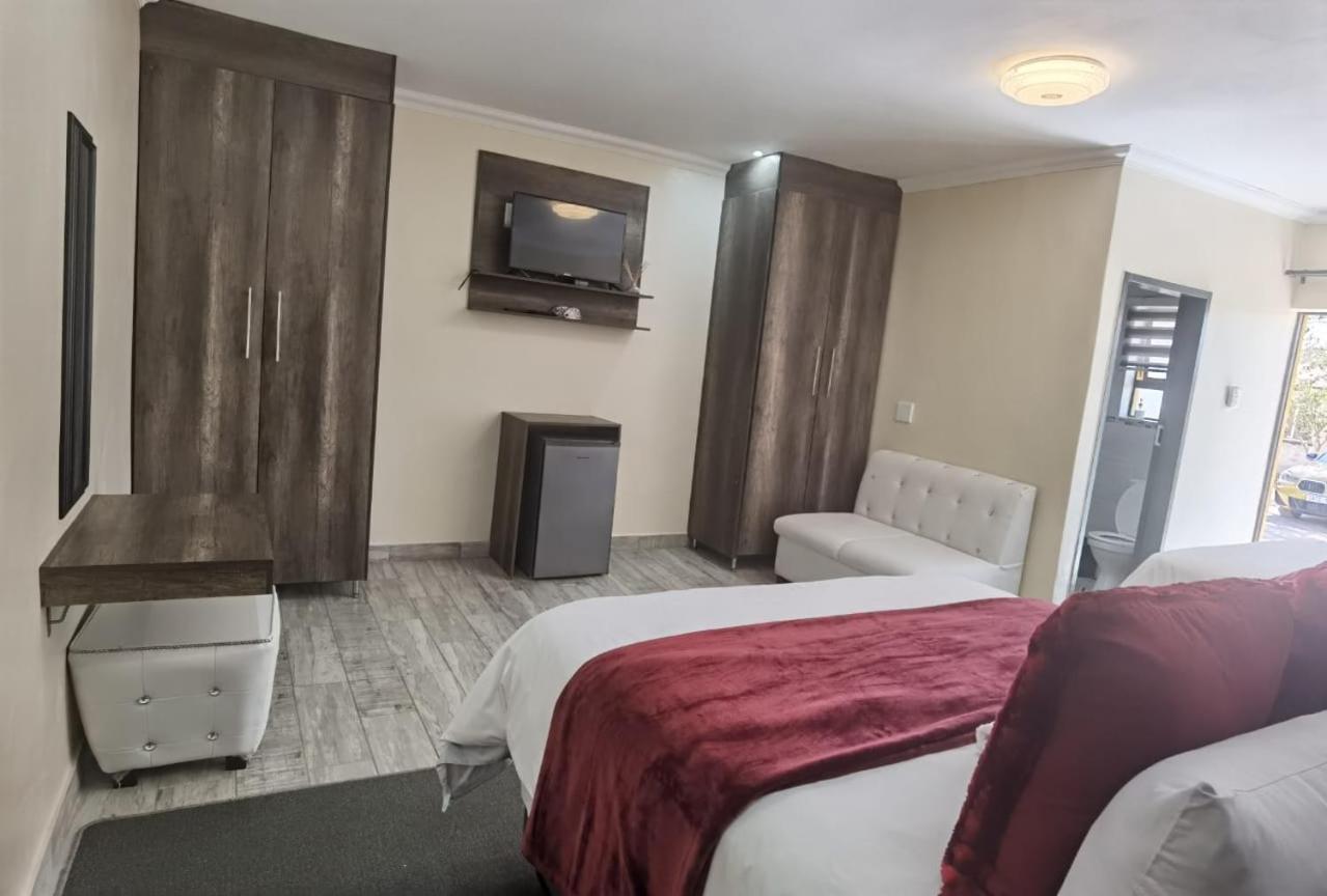 Quadruple Room - Photo 4