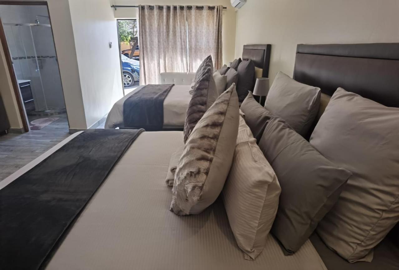 Quadruple Room - Photo 1