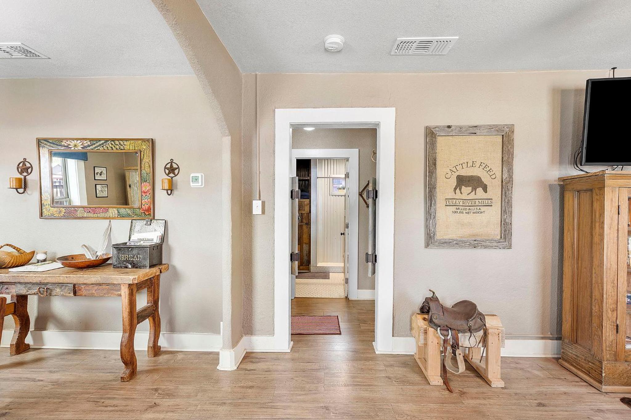 One-Bedroom House photo 1