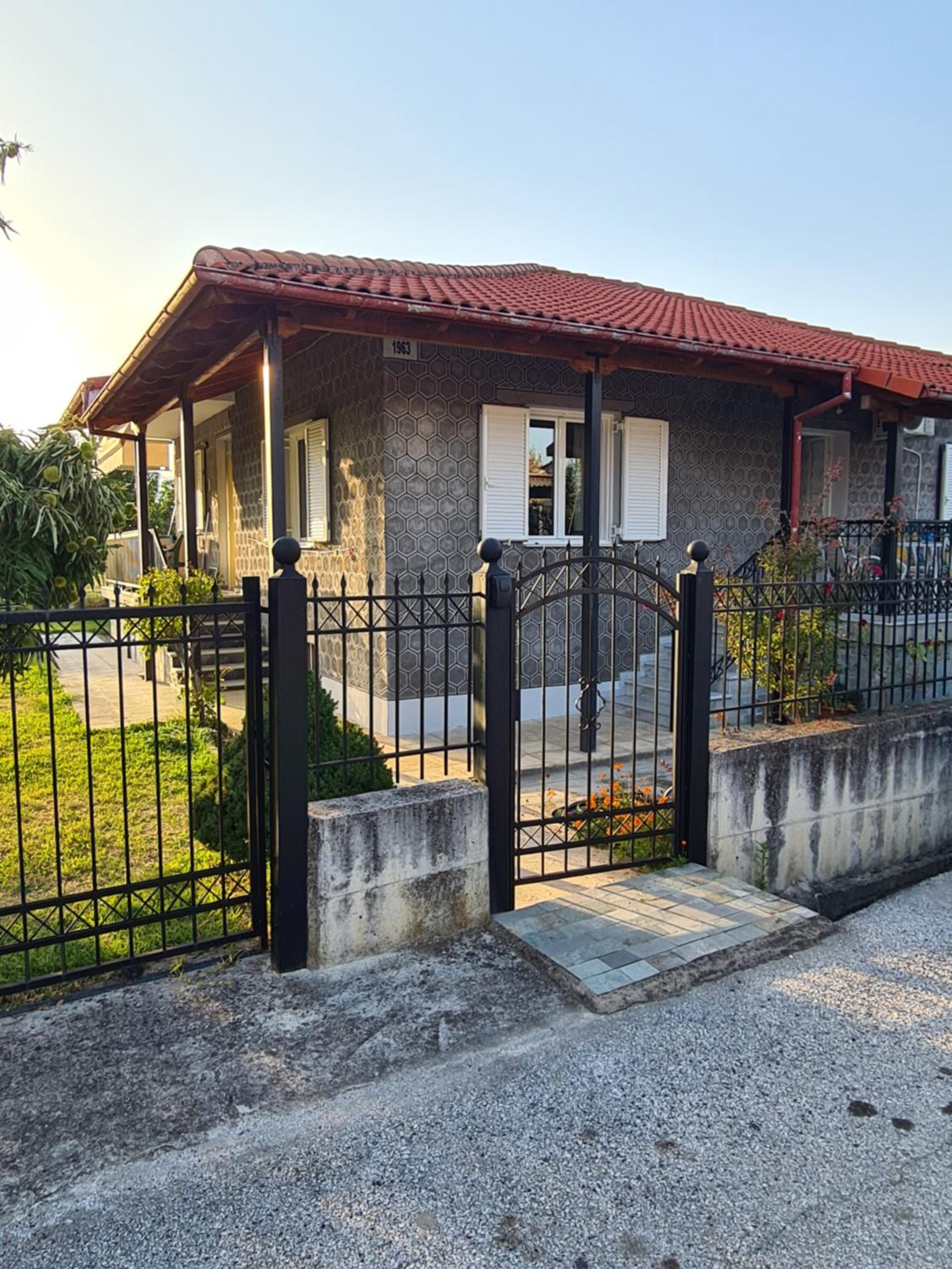 Two-Bedroom House photo 3