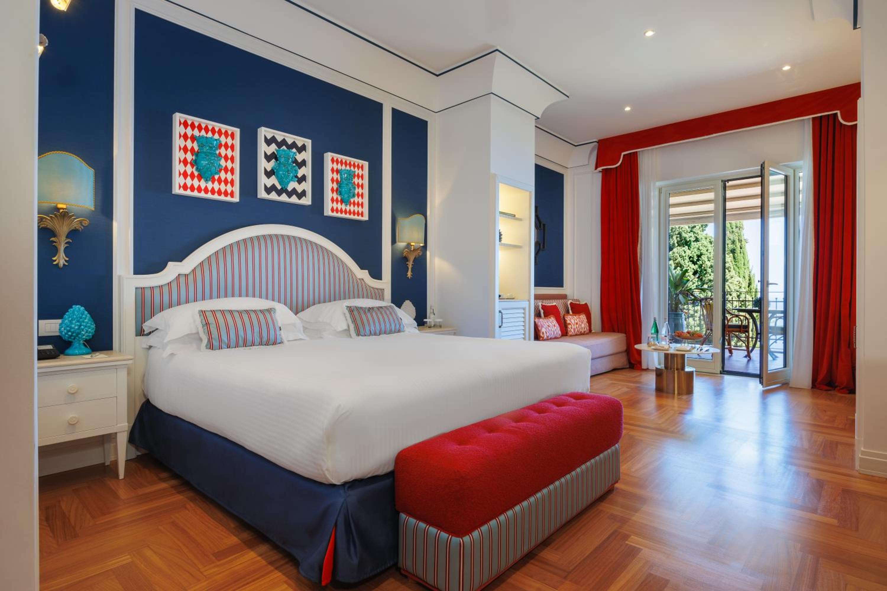 Junior Suite with Terrace (Non Smoking)