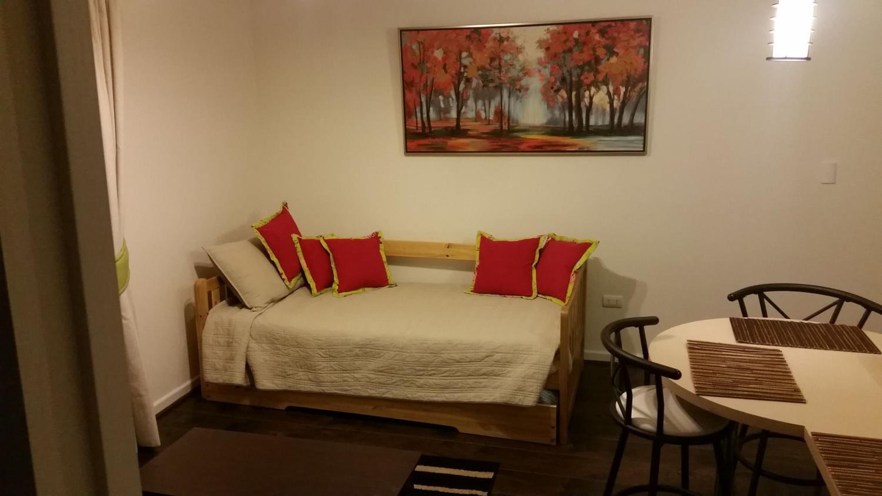 One-Bedroom Apartment photo 1