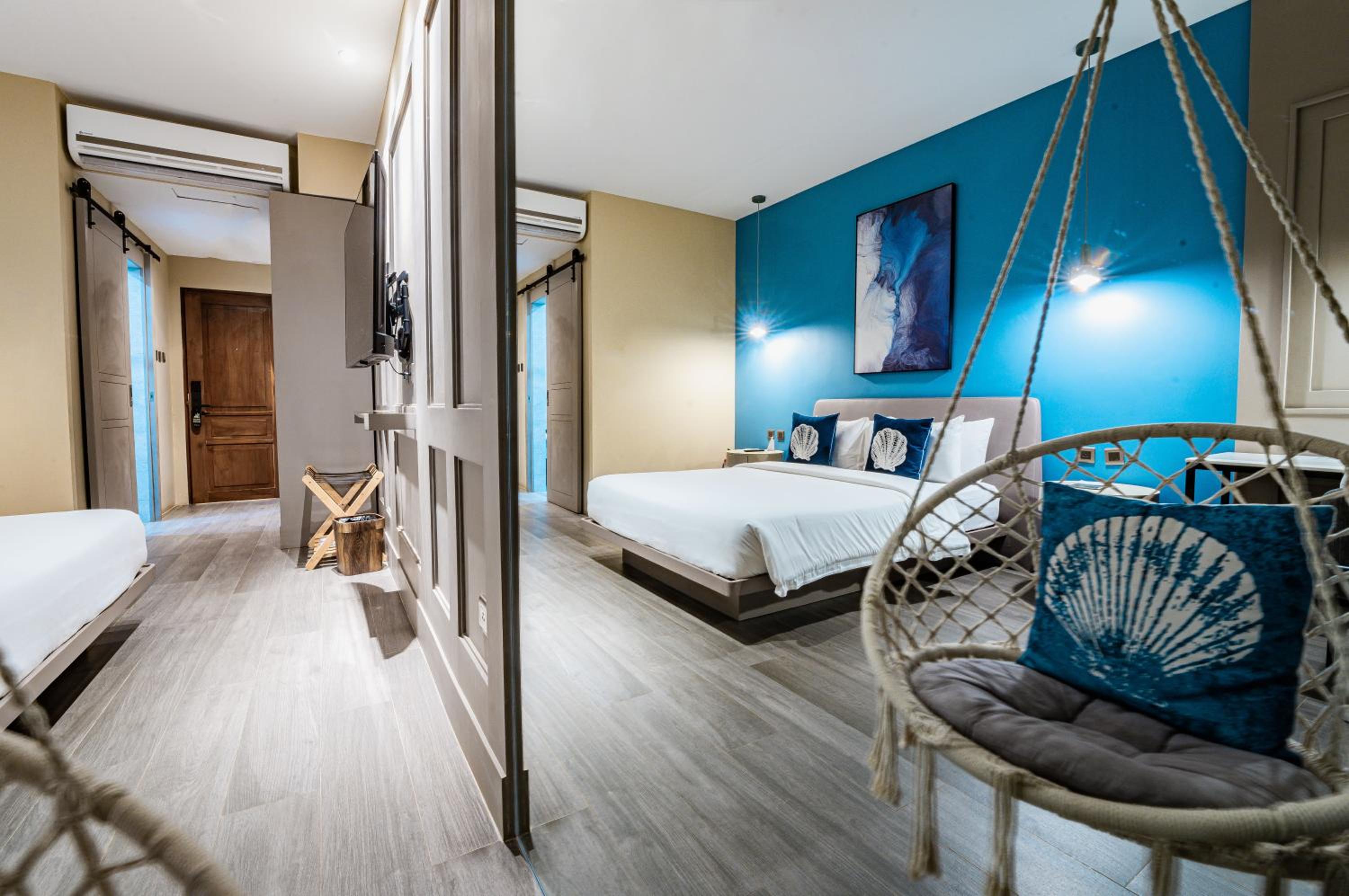 Deluxe Room with Town View - Photo 2