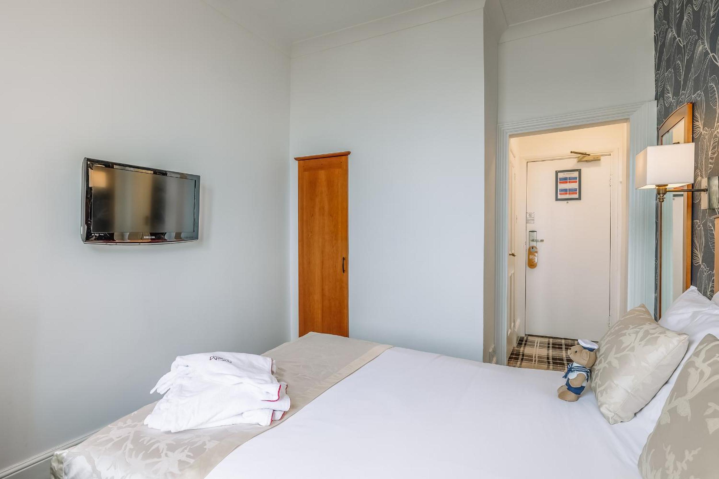 Compact Double Room - Photo 4