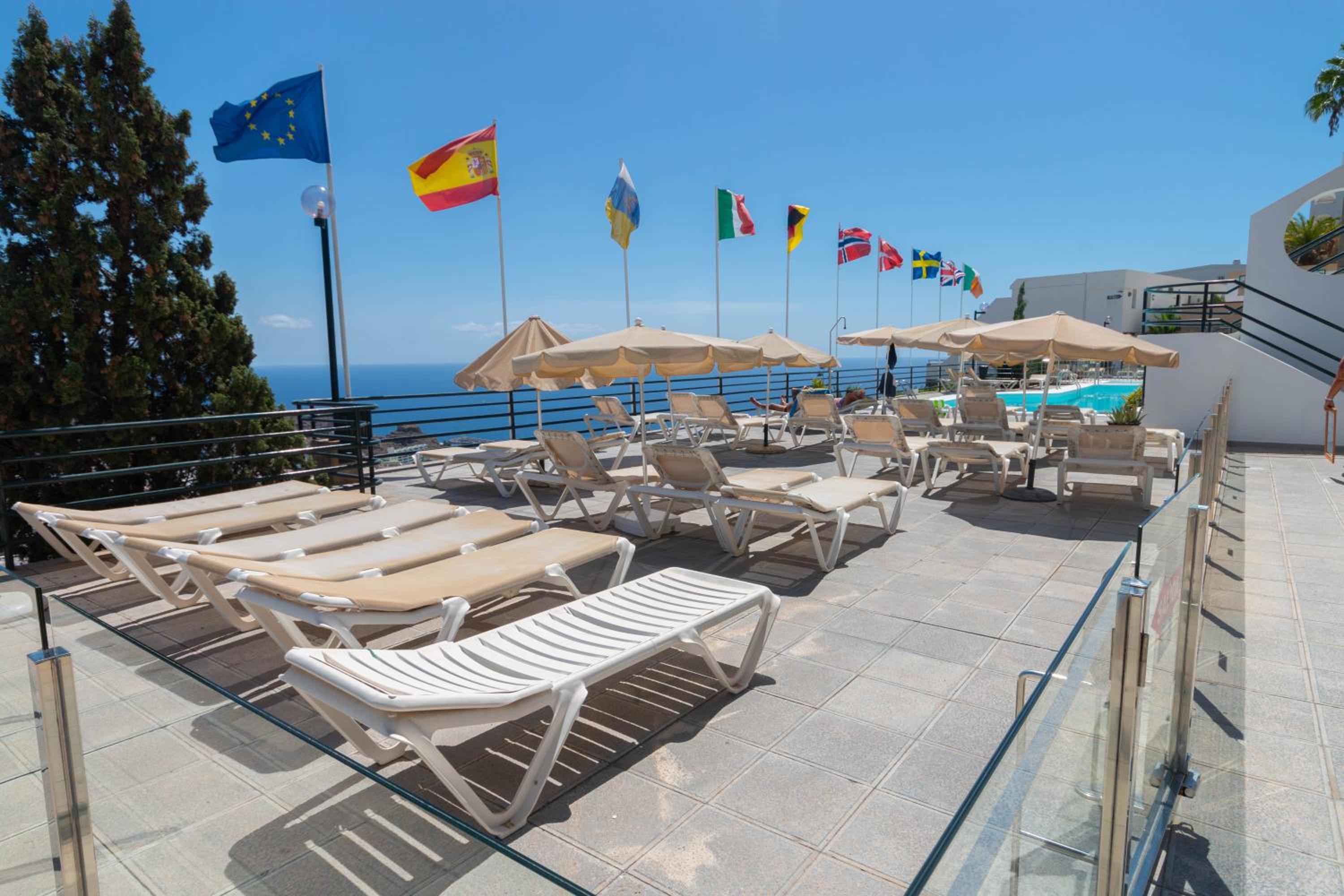 Apartment with Sea View photo 2