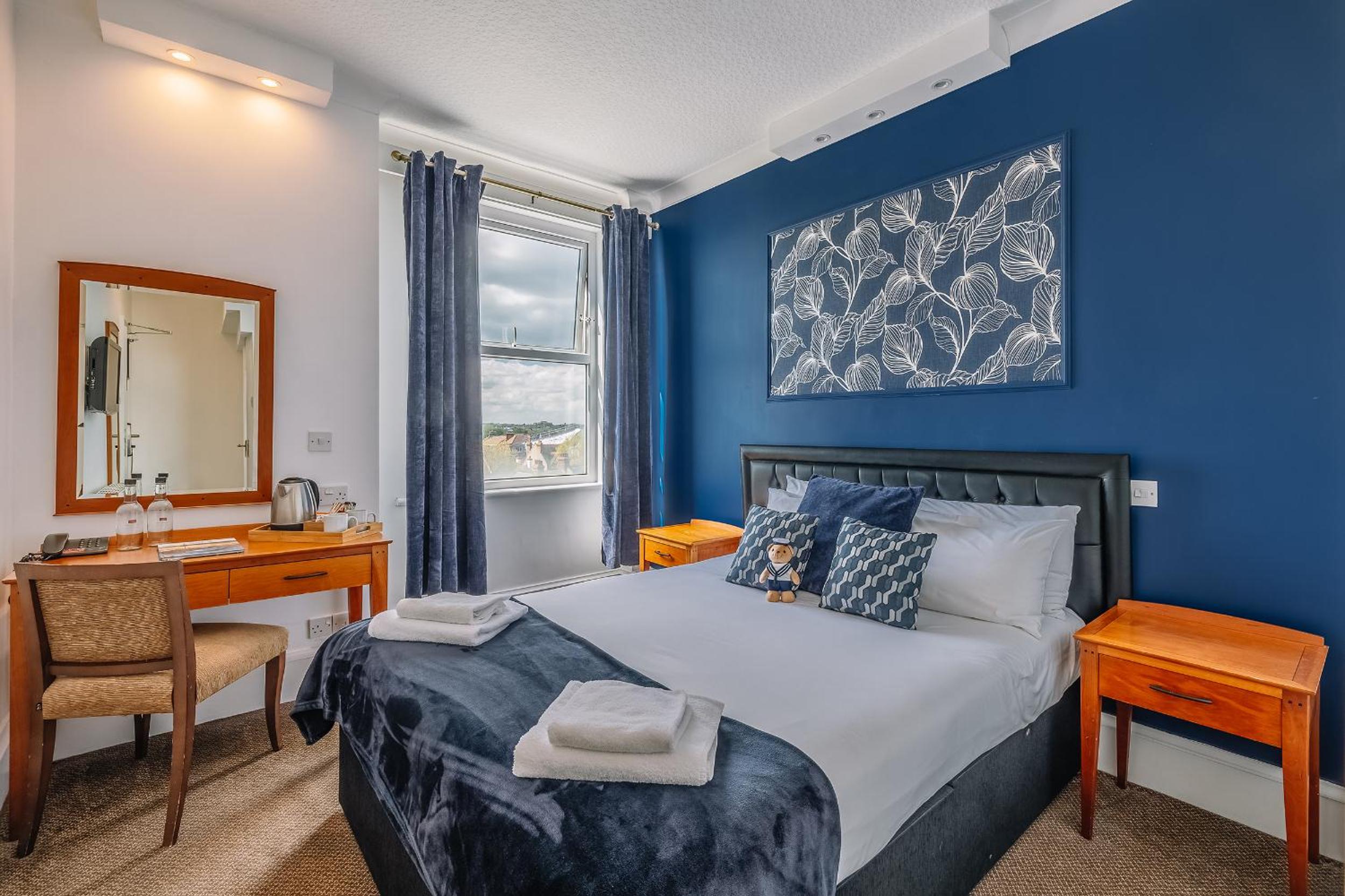 Compact Double Room - Photo 1