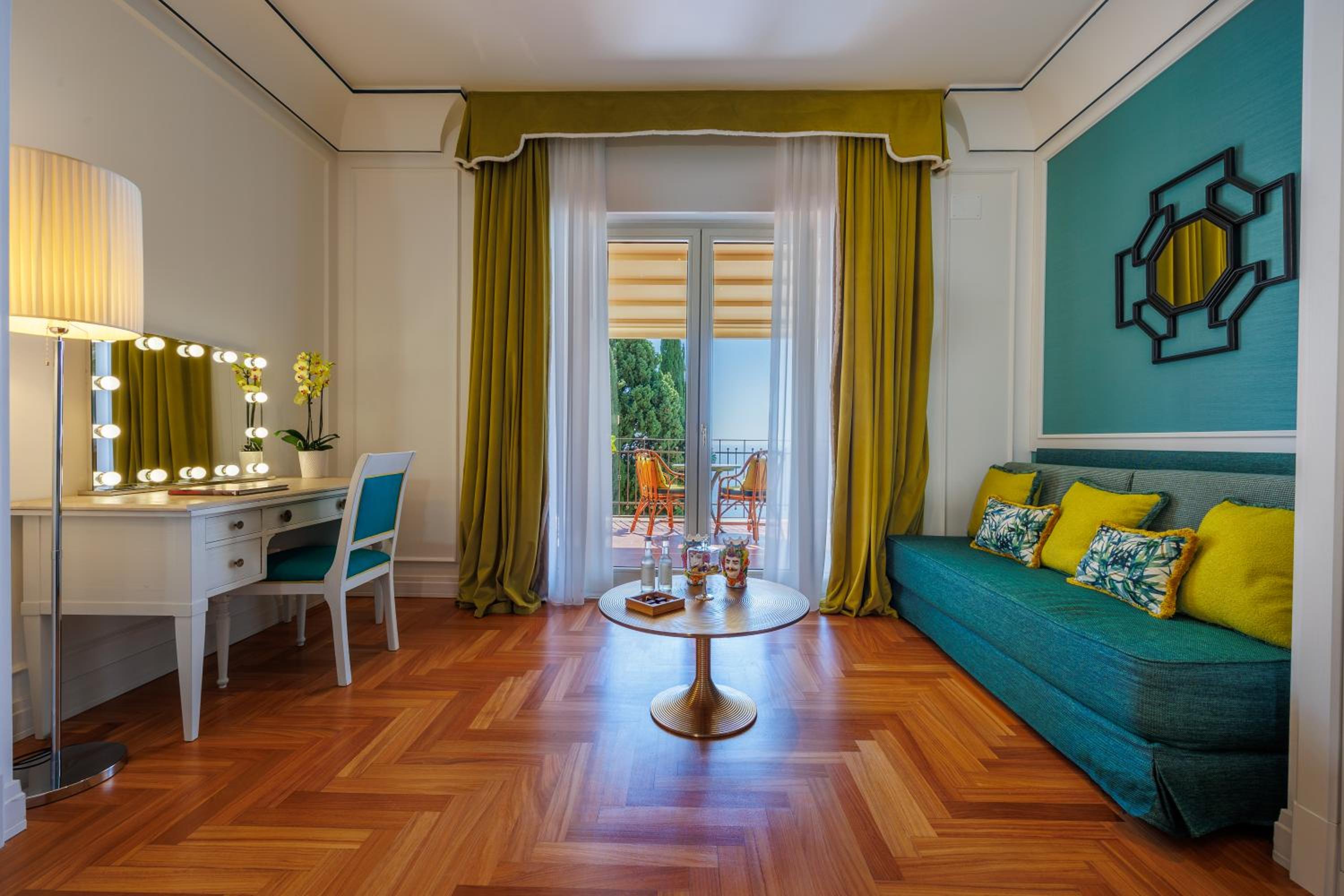 Junior Suite with Terrace (Non Smoking)