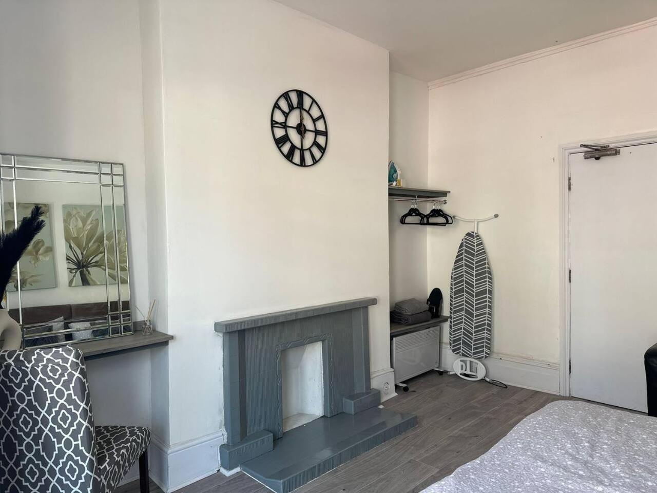 Apartment photo 1