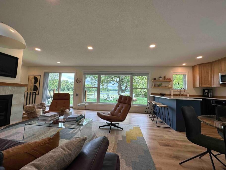 Three-Bedroom House photo 1