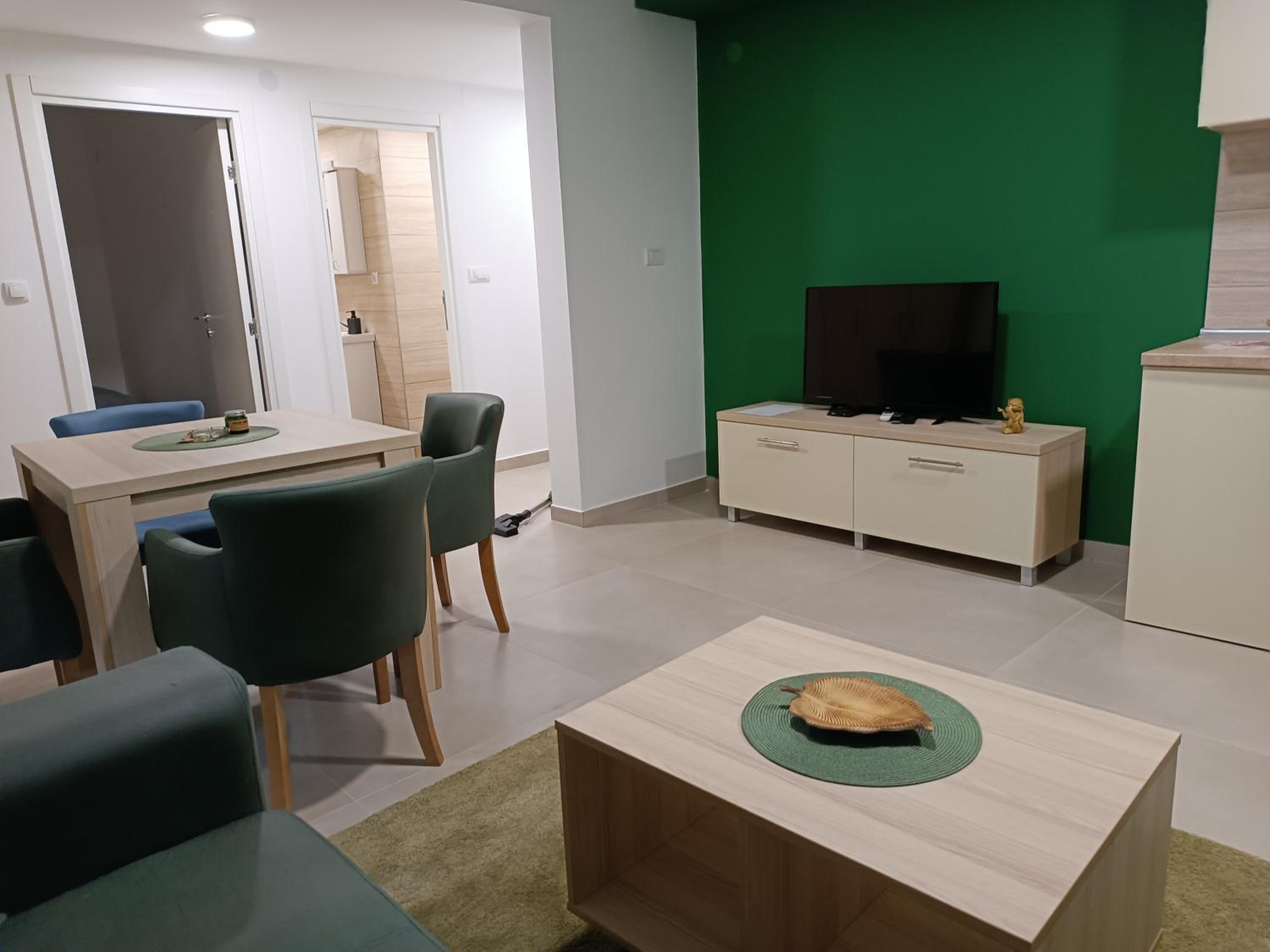 One-Bedroom Apartment photo 2