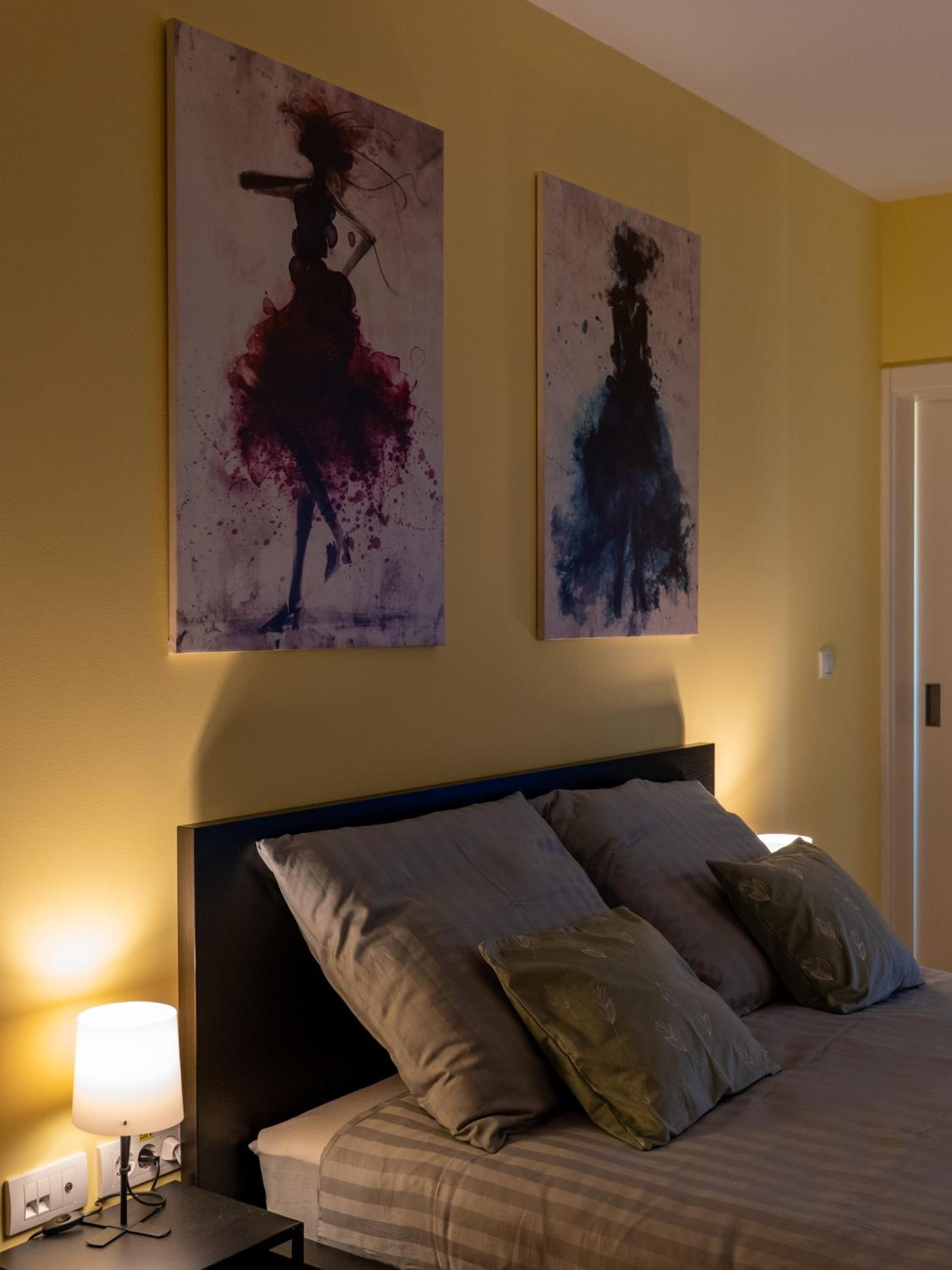 One-Bedroom Apartment photo 1