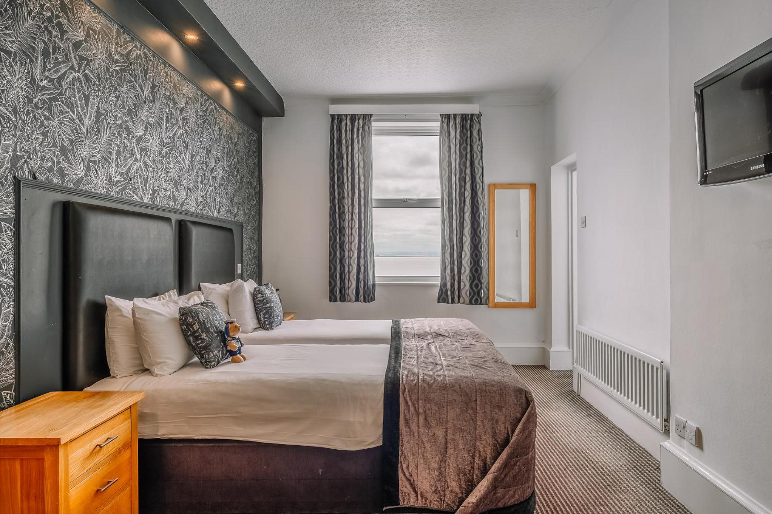 Superior Twin Room - Photo 6