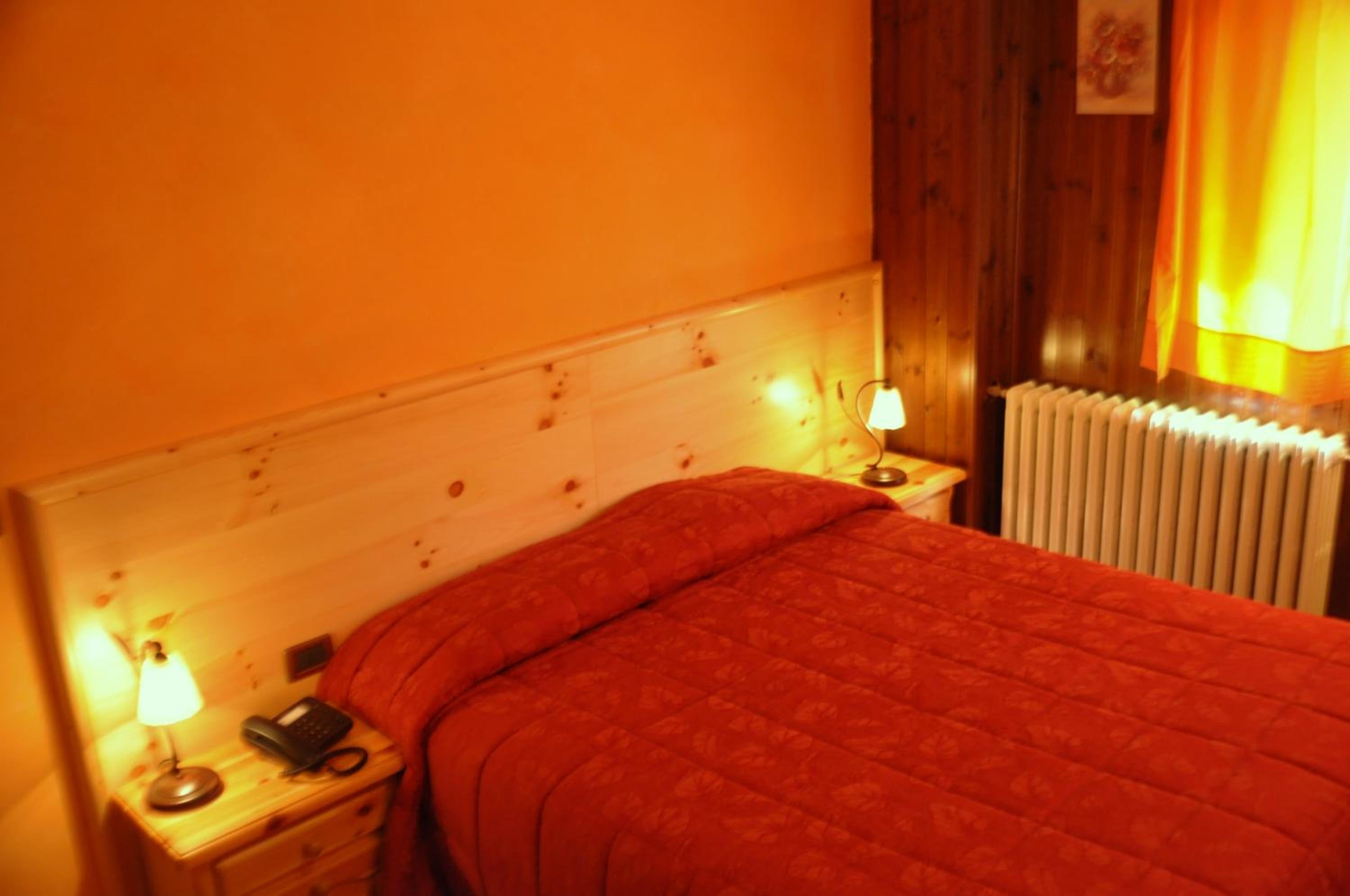 Double or Twin Room - Photo 8